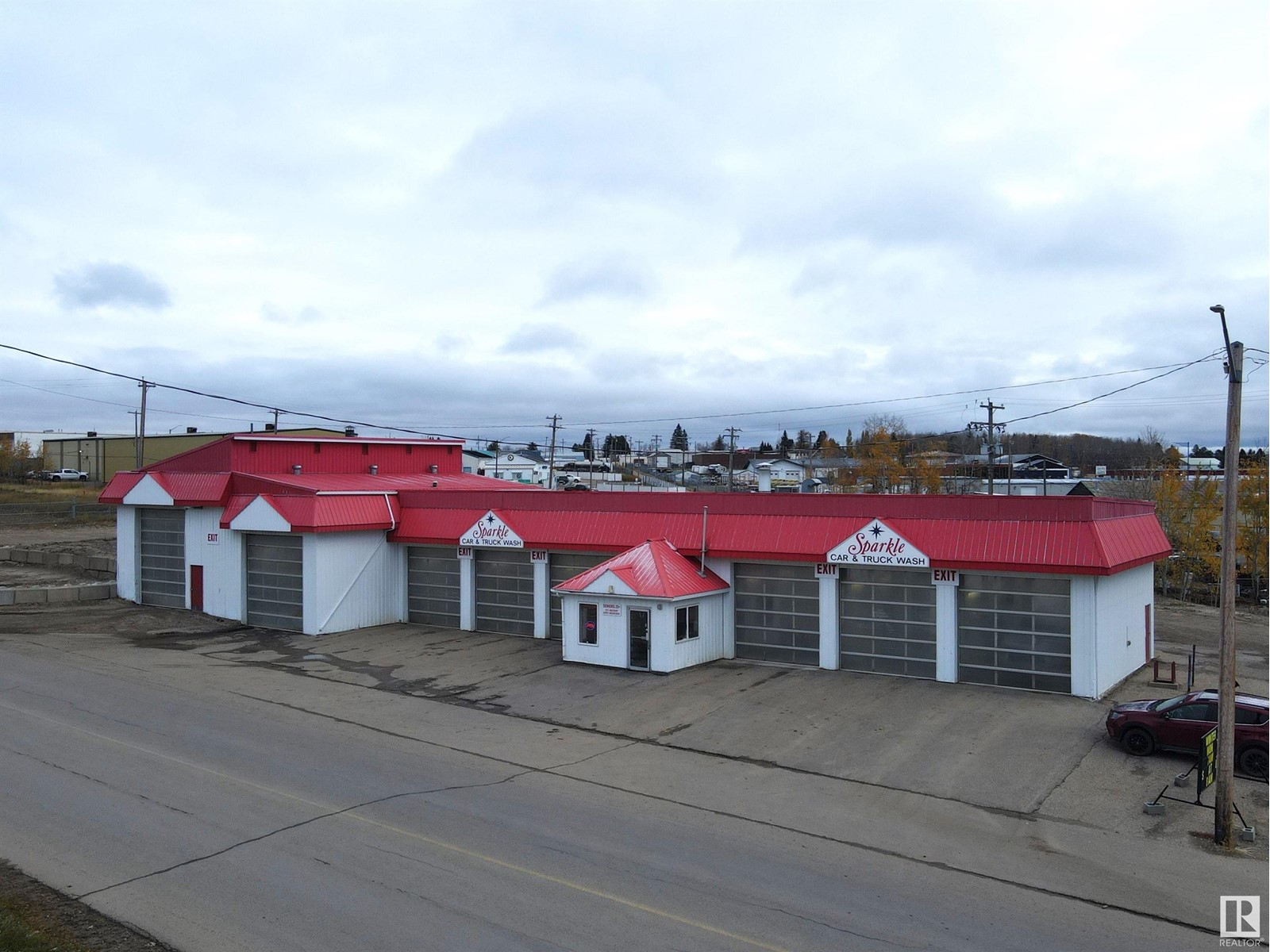 5533 Industrial Rd Property Photo 1