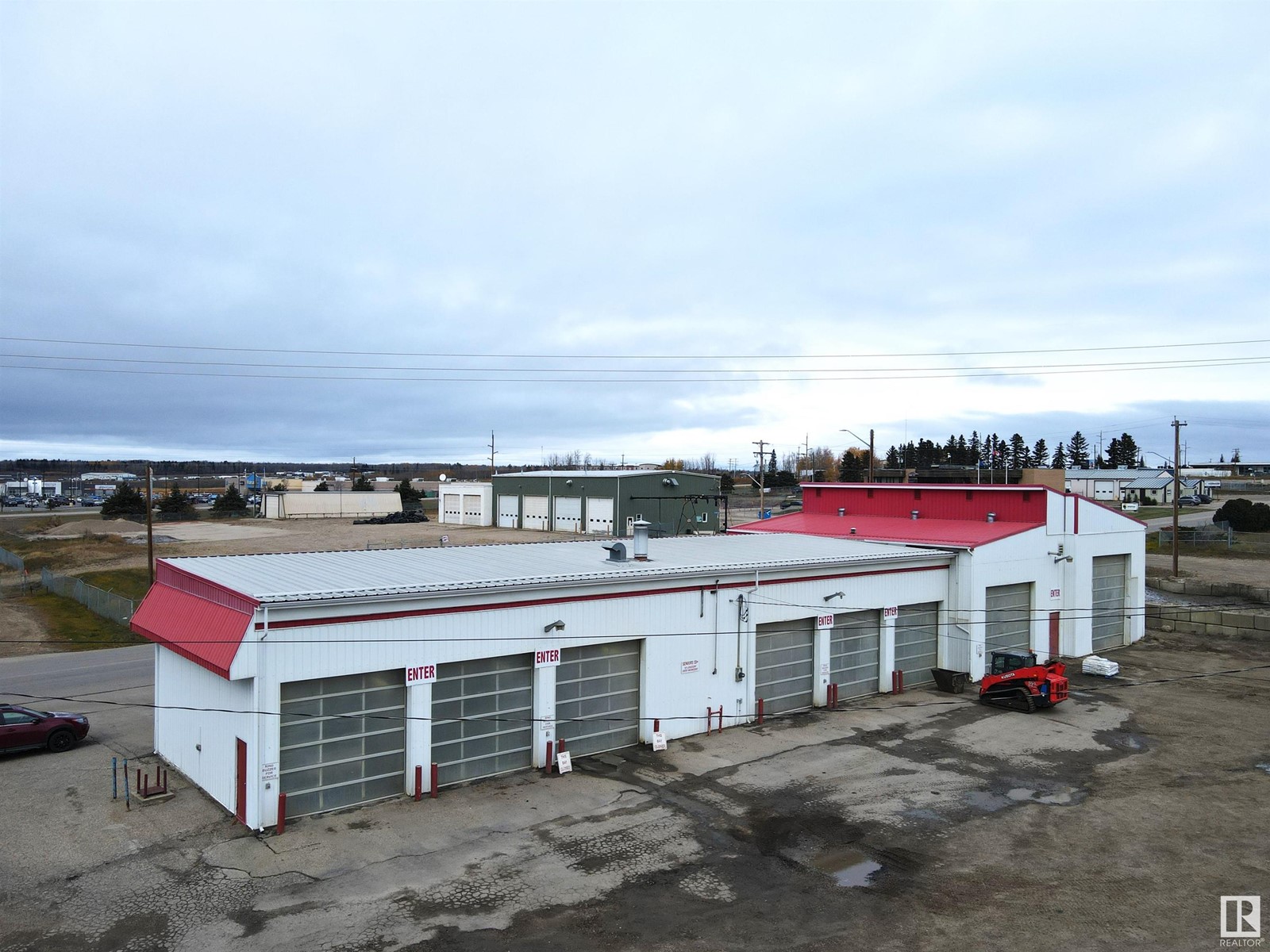 5533 Industrial Rd Property Photo 3