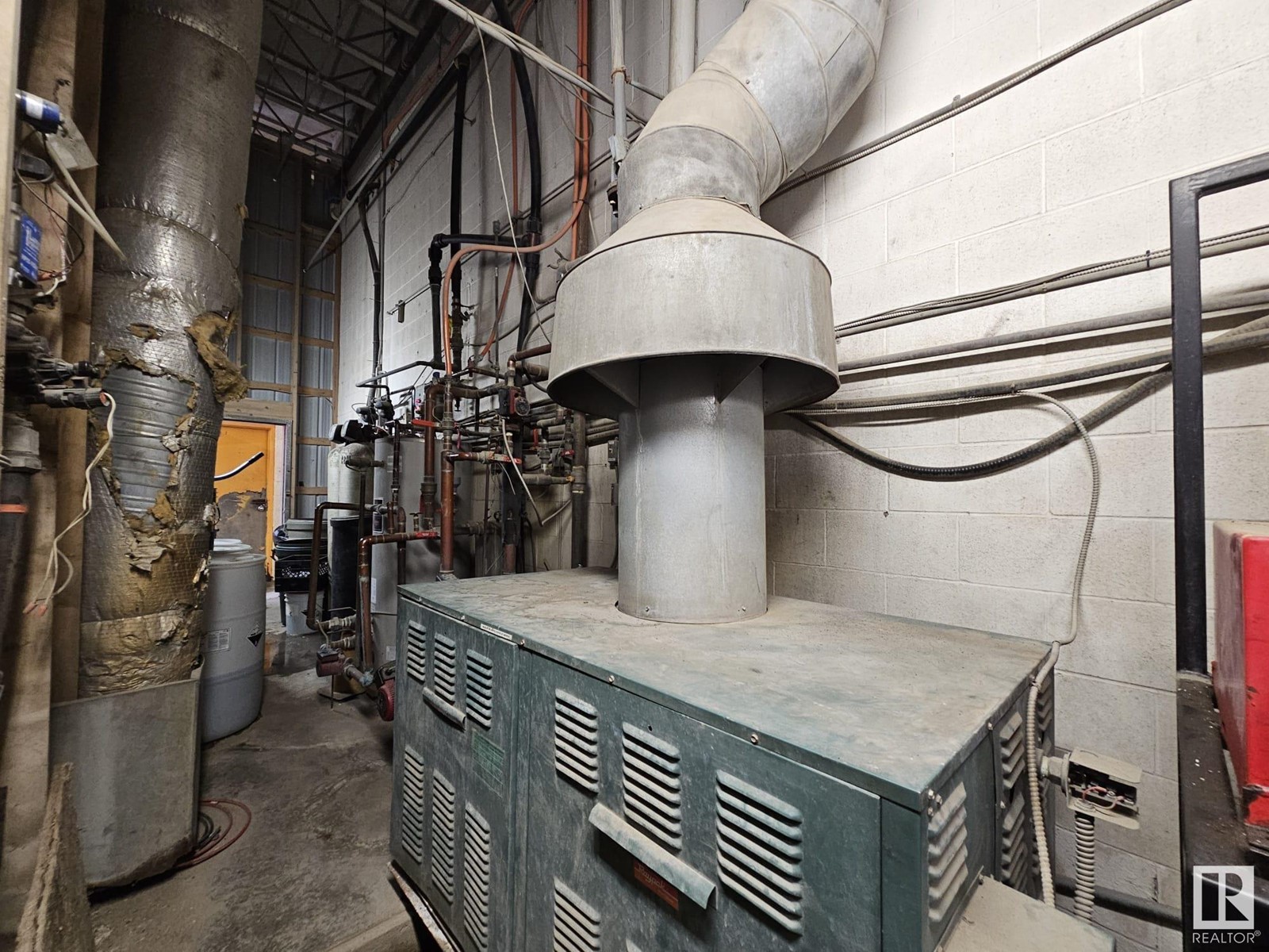 5533 Industrial Rd Property Photo 20