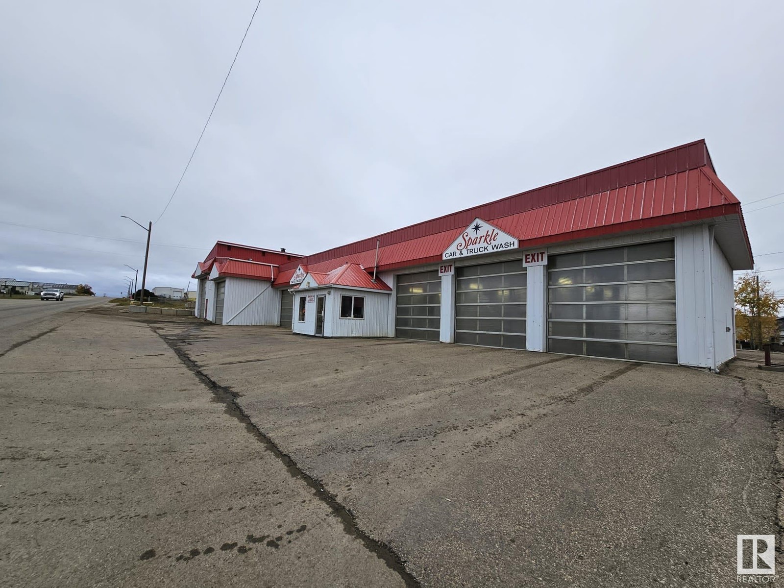5533 Industrial Rd Property Photo 29
