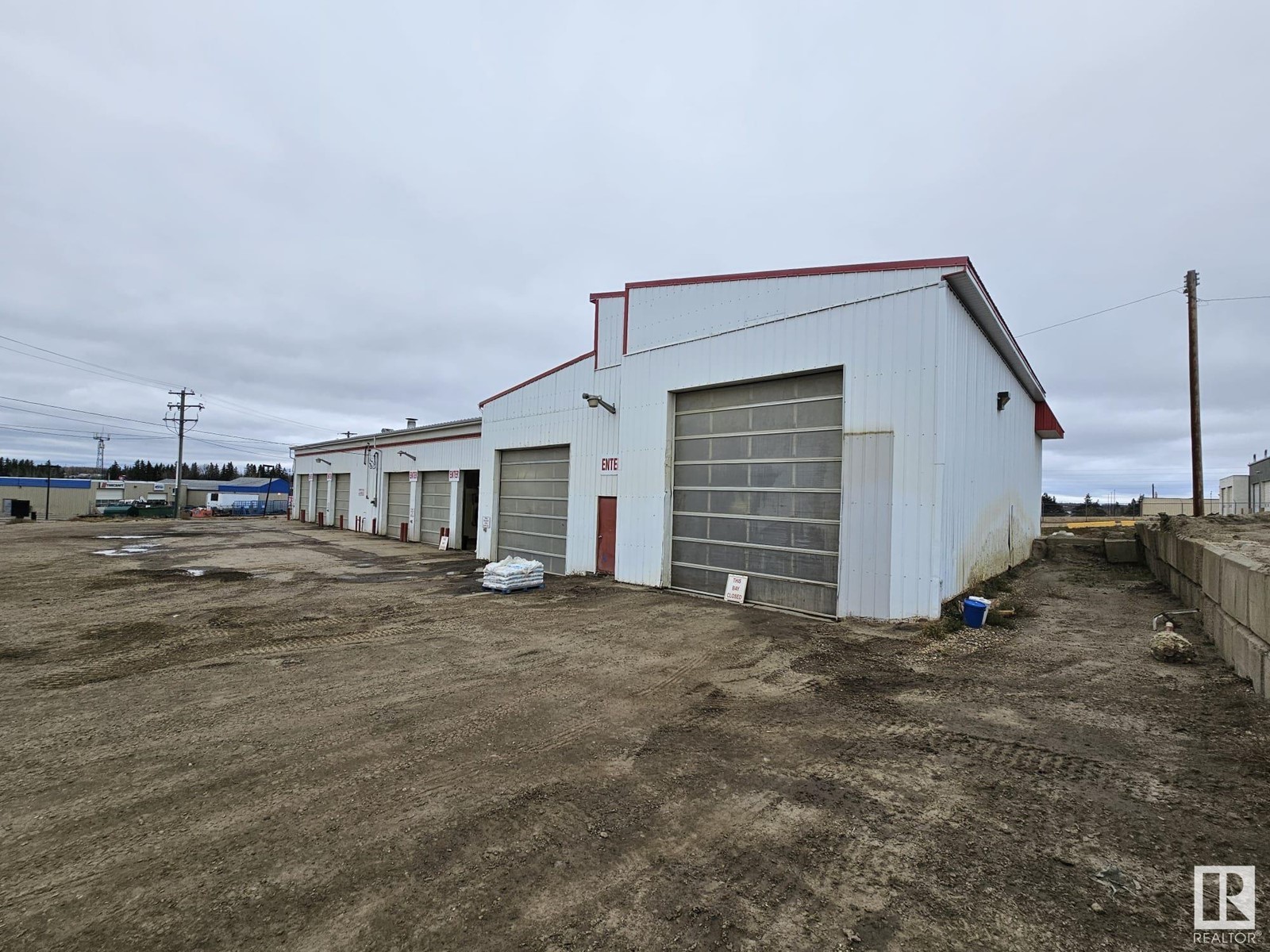5533 Industrial Rd Property Photo 31