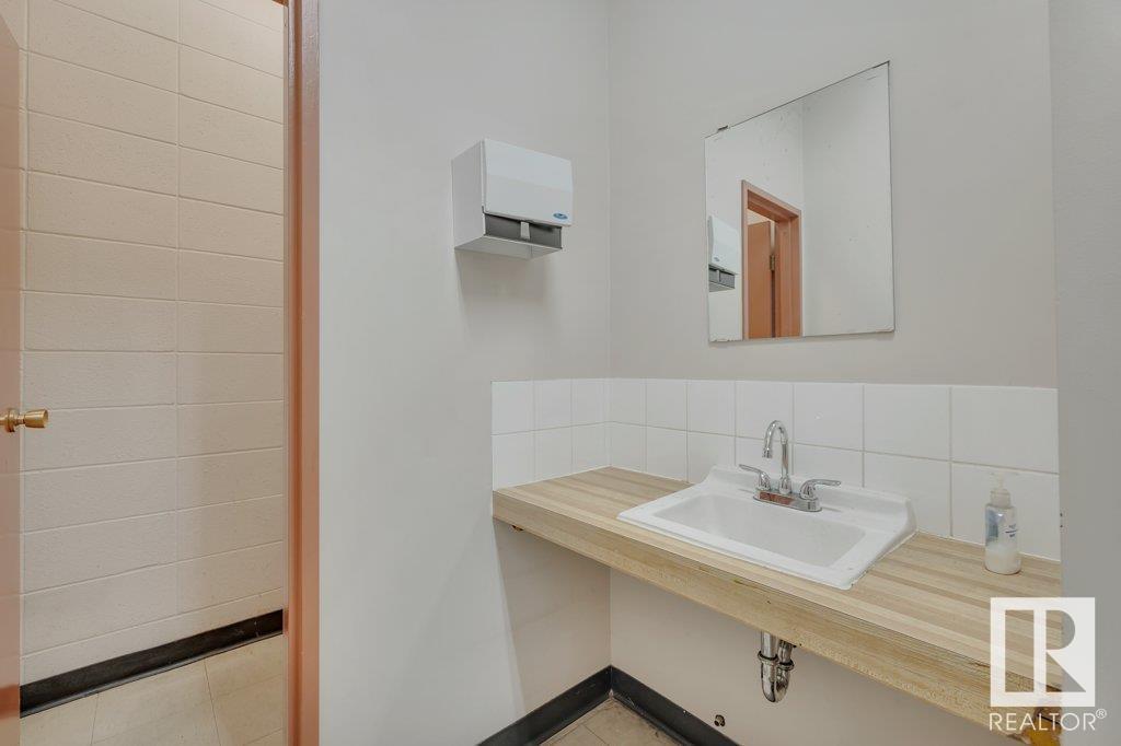 12846 146 St Nw Property Photo 9