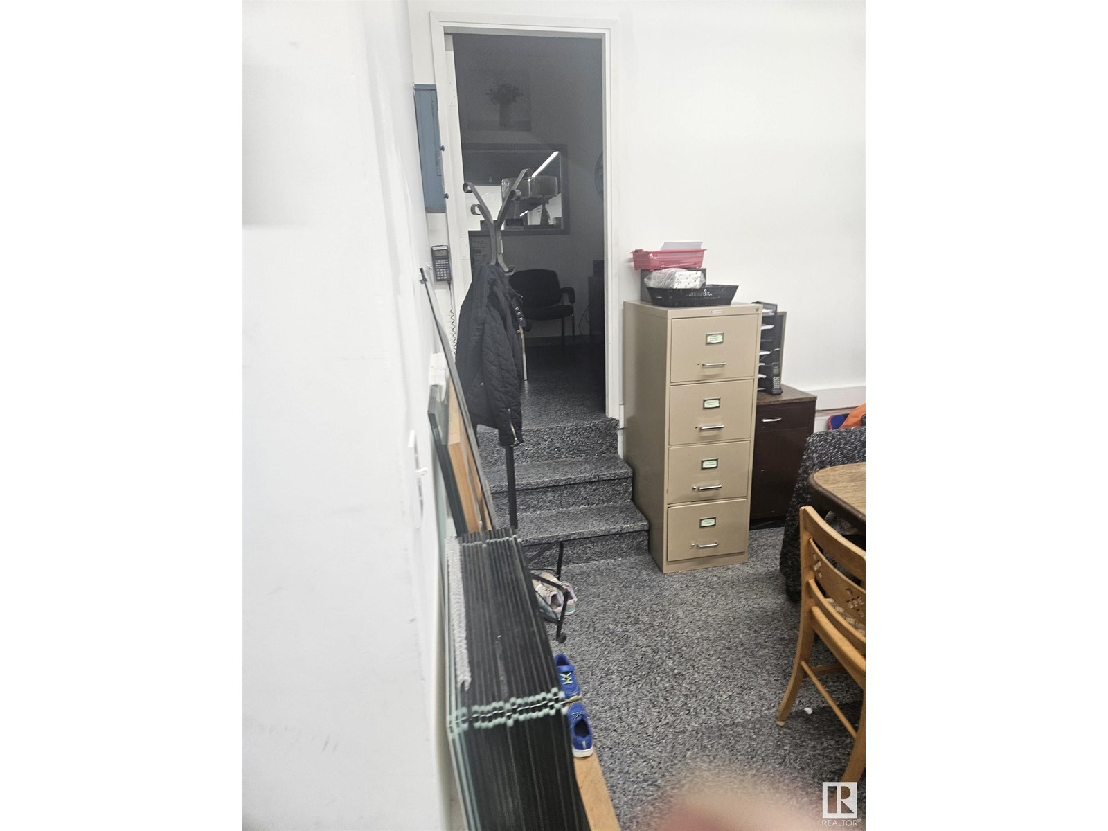 5108 50 Av Property Photo 21