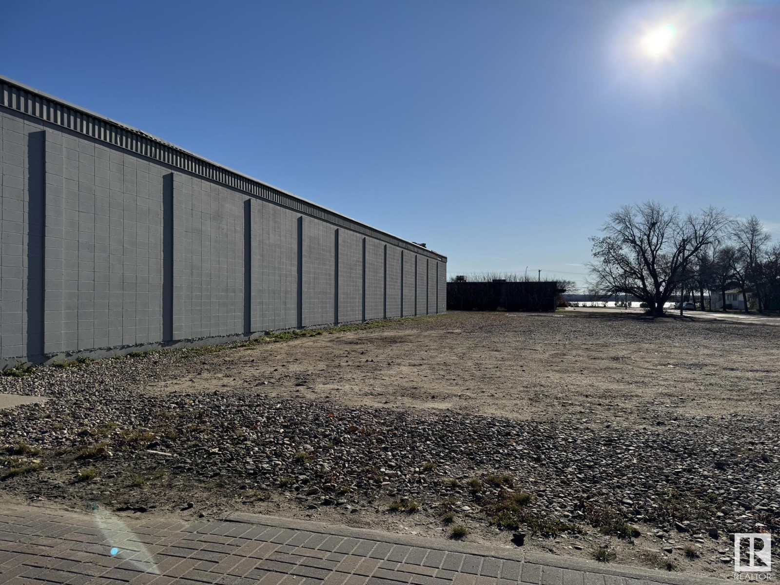 5108 50 Av Property Photo 24