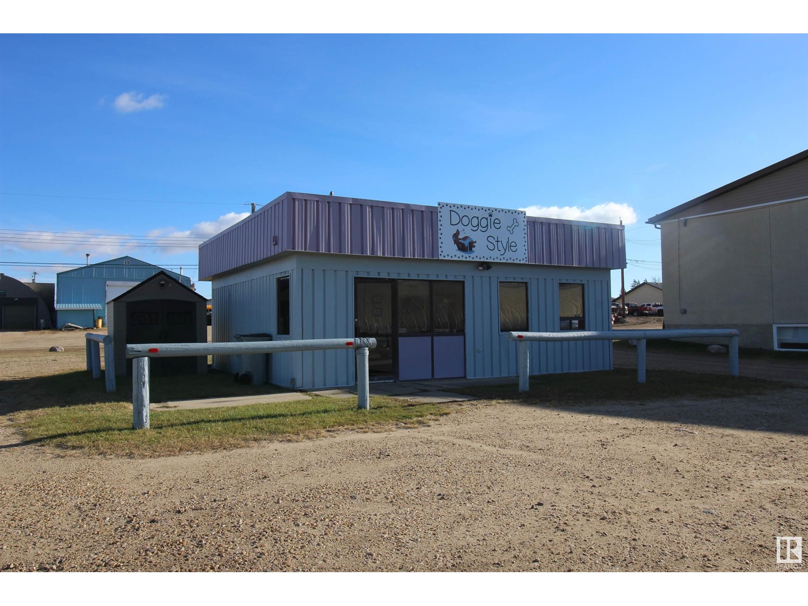 4915 52 St Property Photo 3