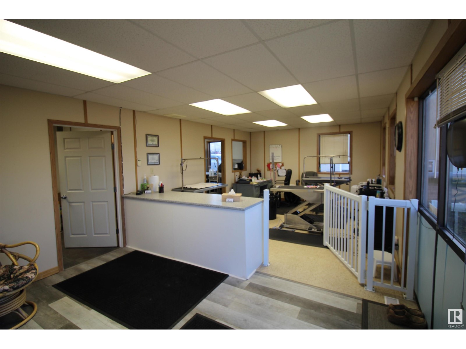 4915 52 St Property Photo 6