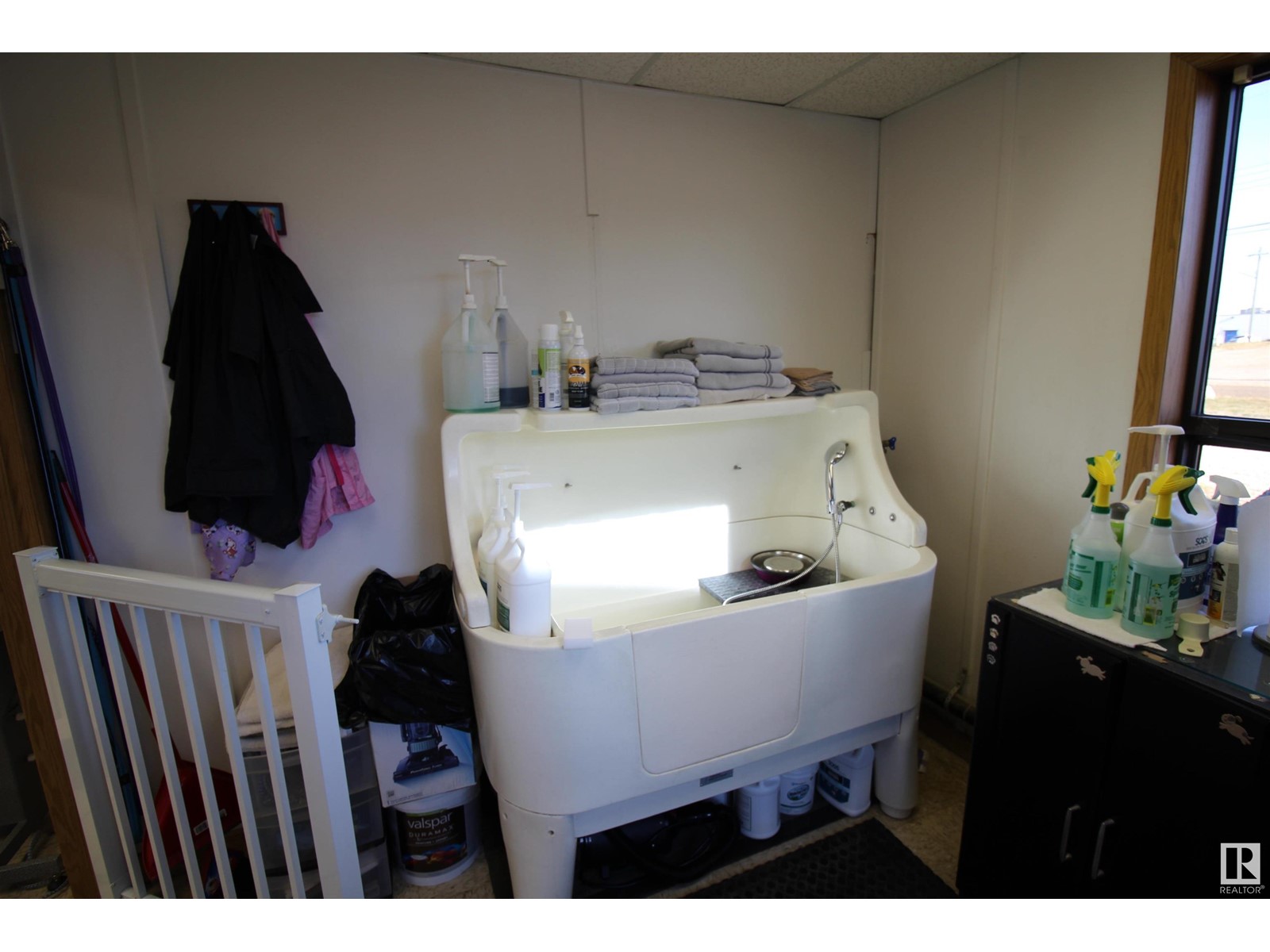 4915 52 St Property Photo 10