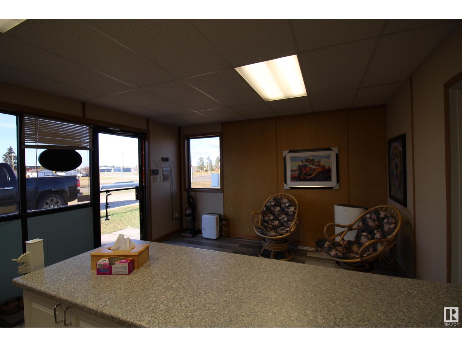 4915 52 St Property Photo 11