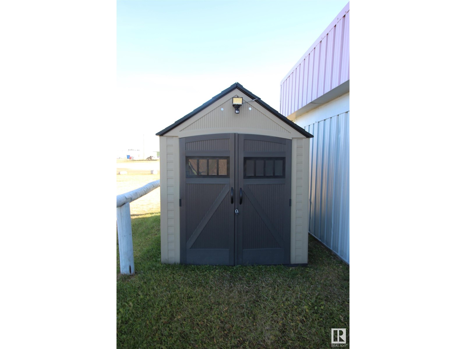 4915 52 St Property Photo 16