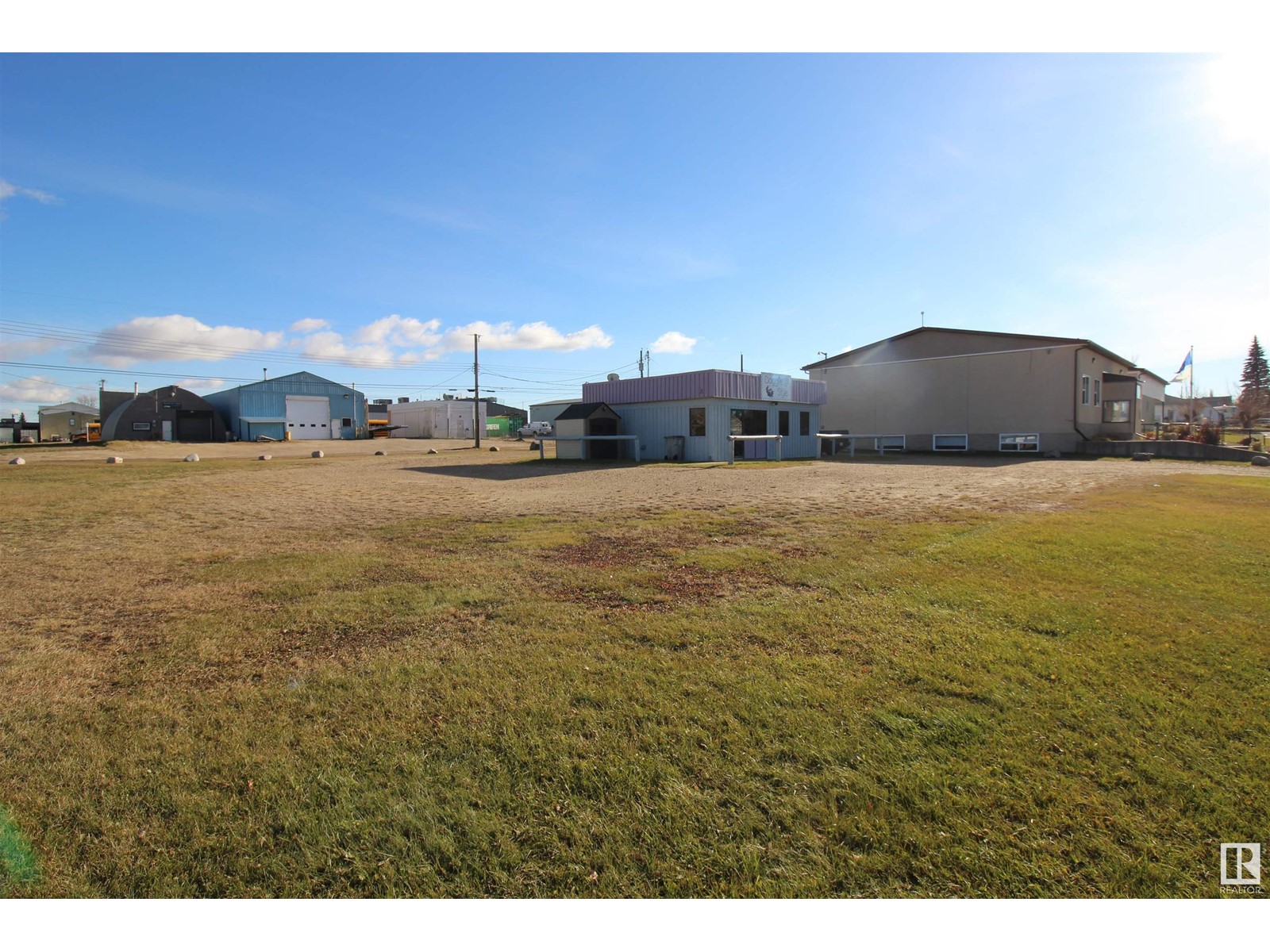 4915 52 St Property Photo 17