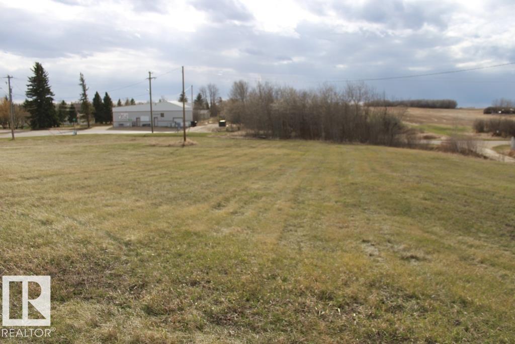 5620 55 Av Property Photo 3