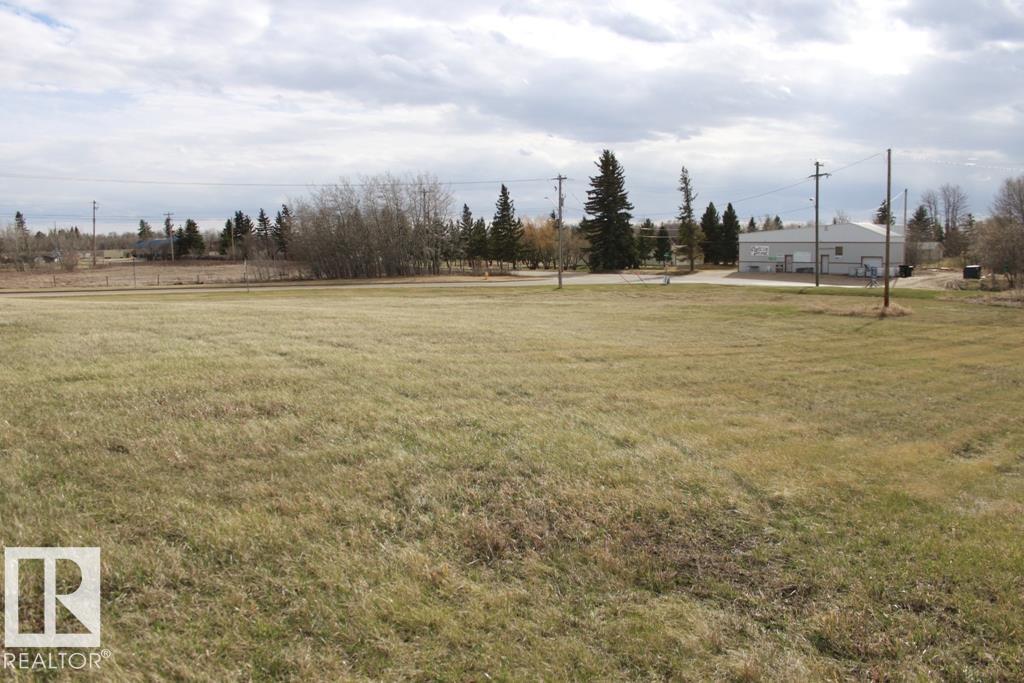 5620 55 Av Property Photo 4