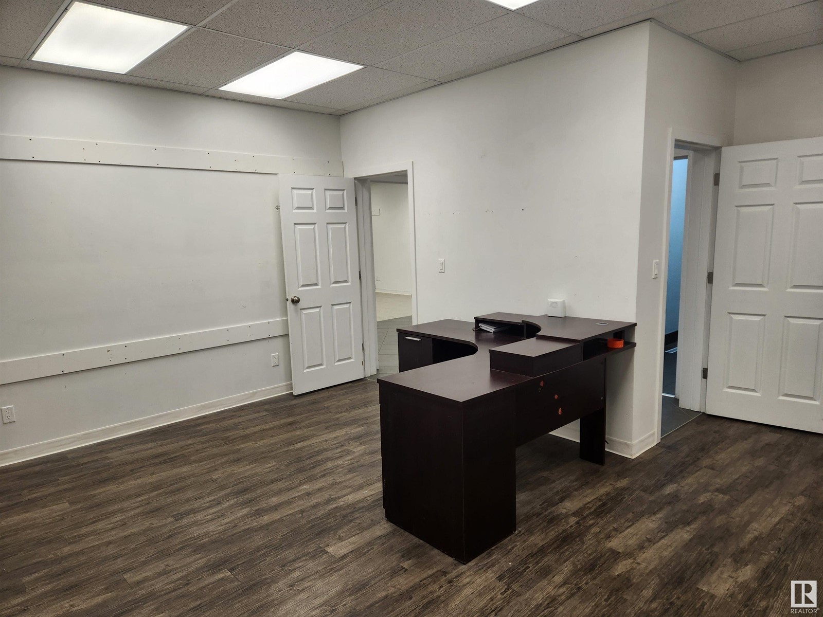 #100 14 Perron St Property Photo 8