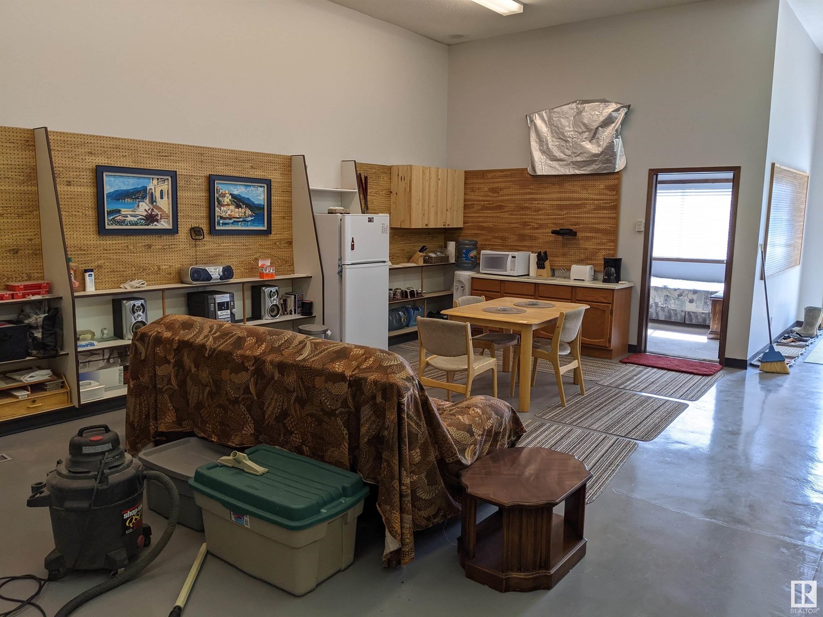 4706 52 Av Property Photo 2