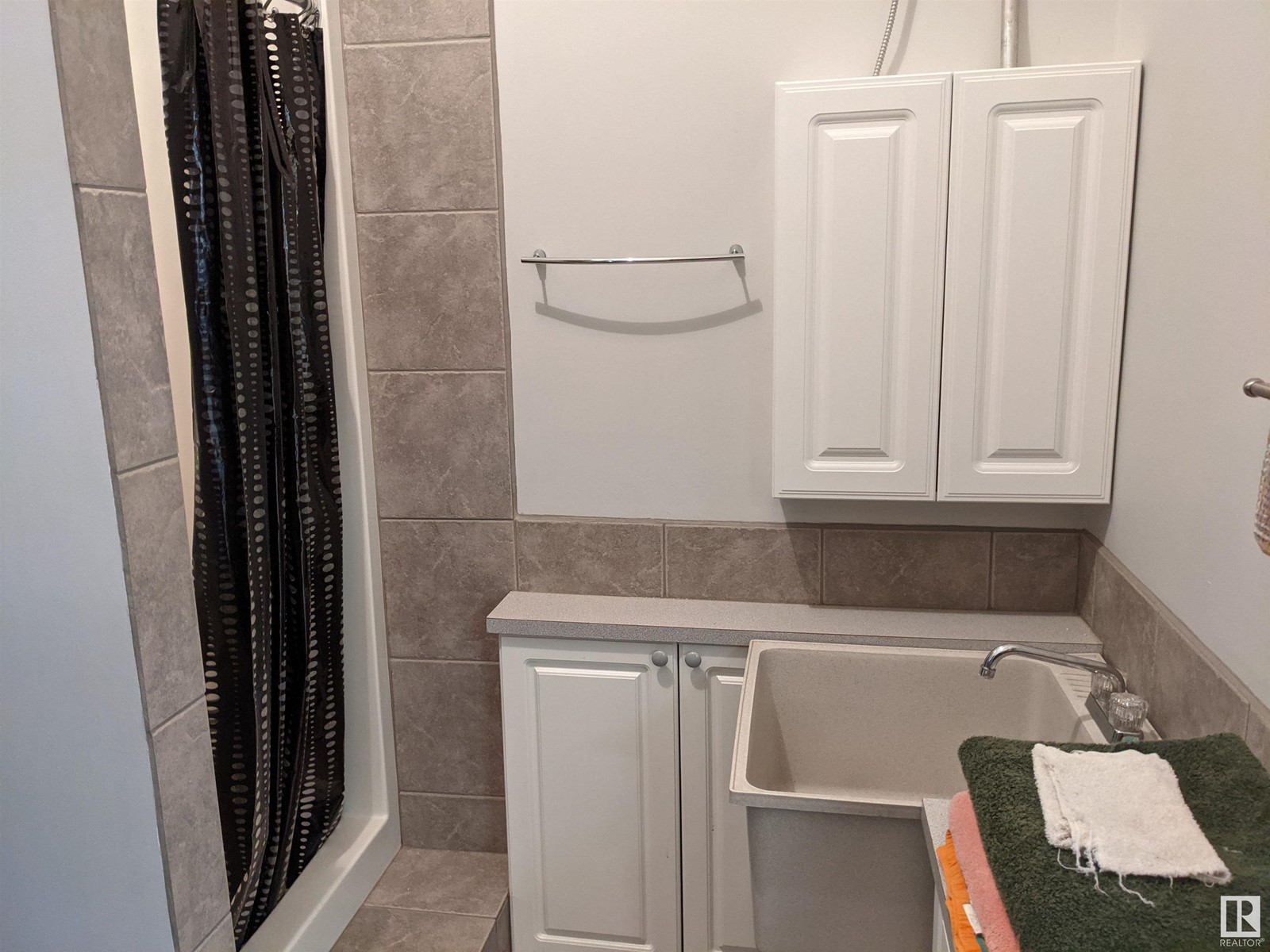 4706 52 Av Property Photo 6