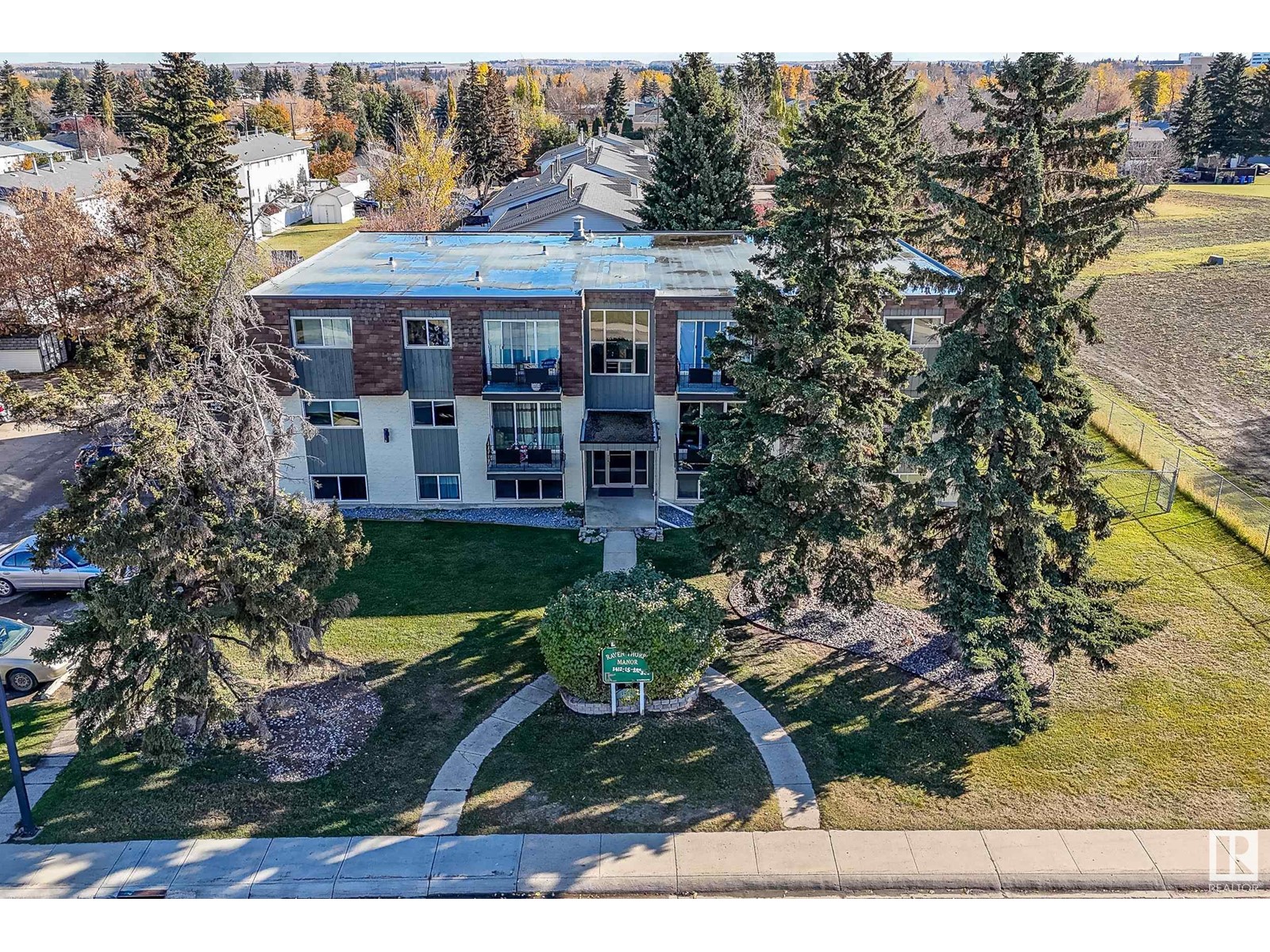 5617 60 Av Property Photo 5