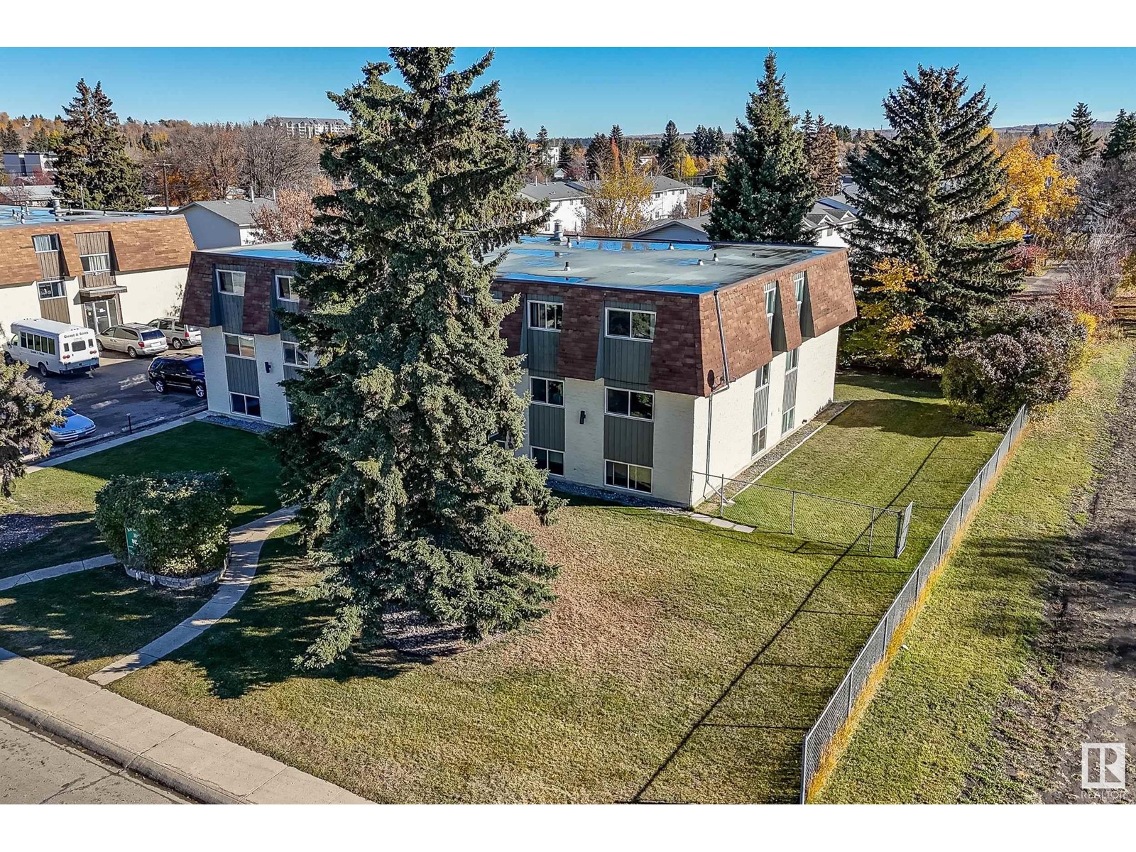 5617 60 Av Property Photo 6