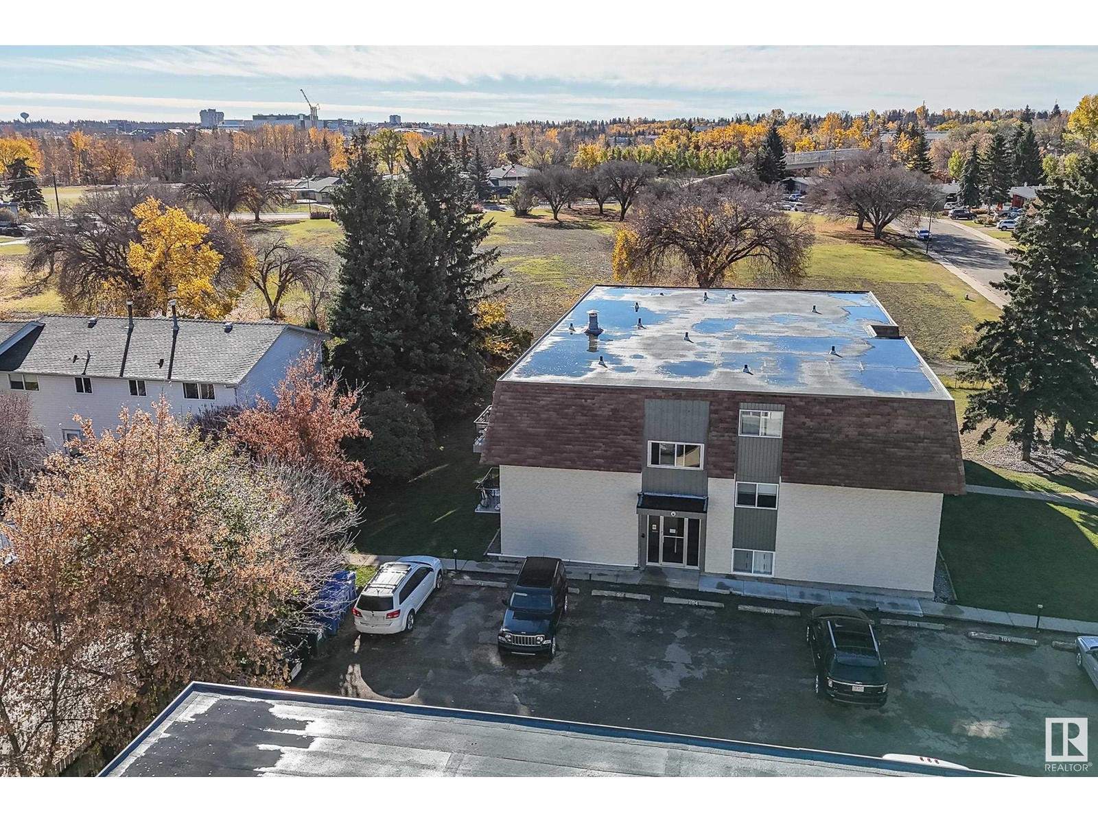 5617 60 Av Property Photo 9