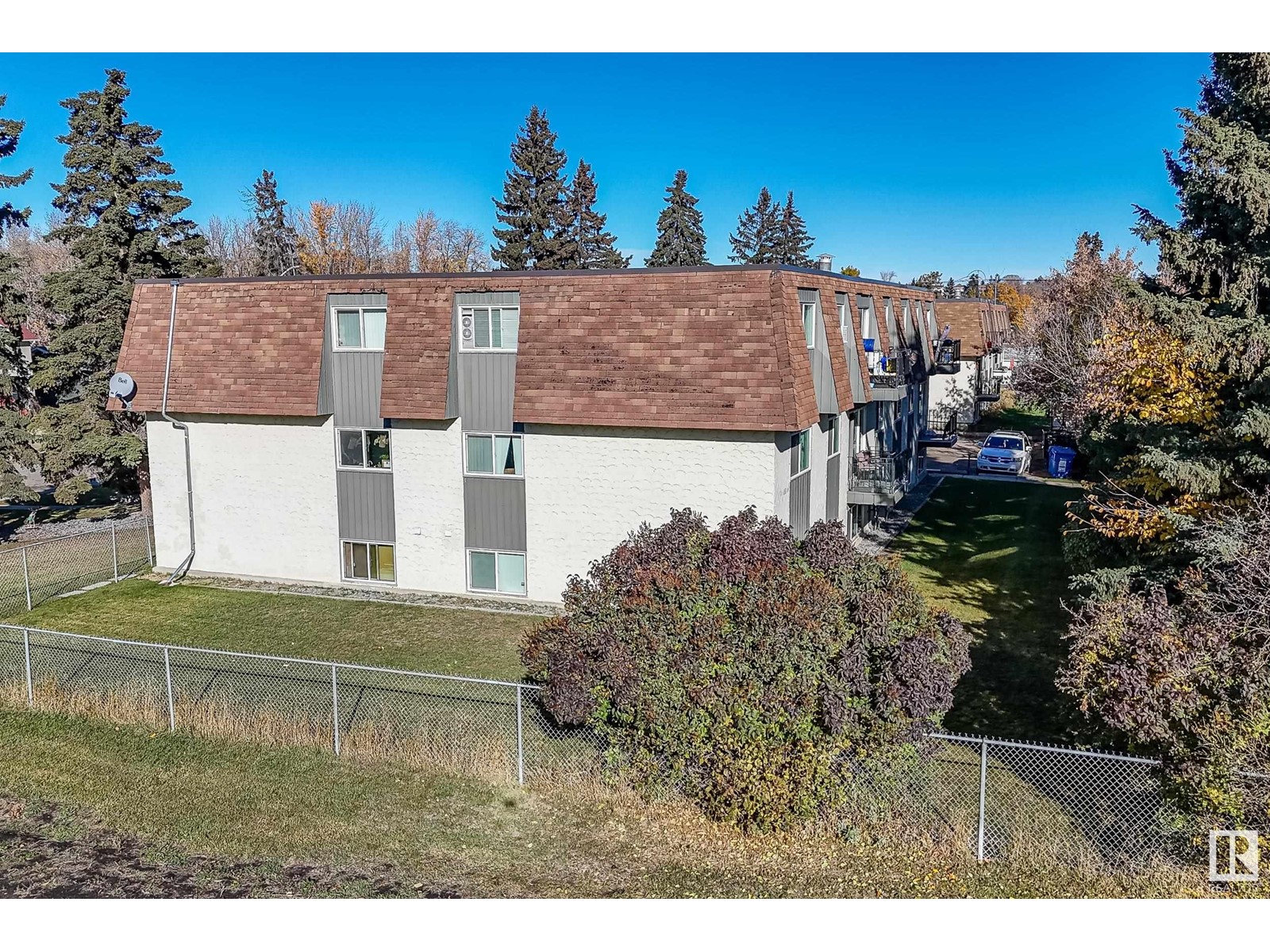 5617 60 Av Property Photo 13