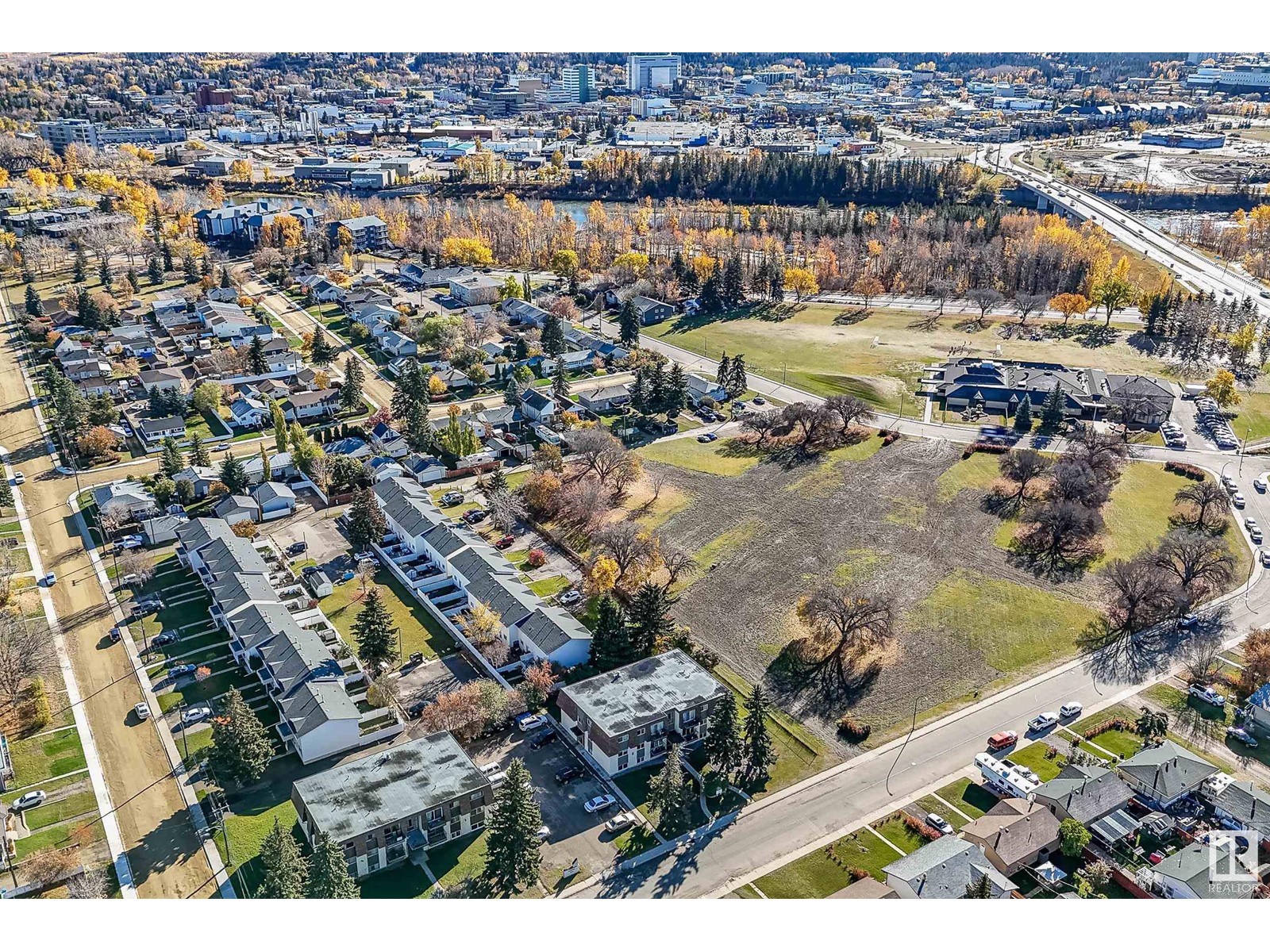 5617 60 Av Property Photo 14
