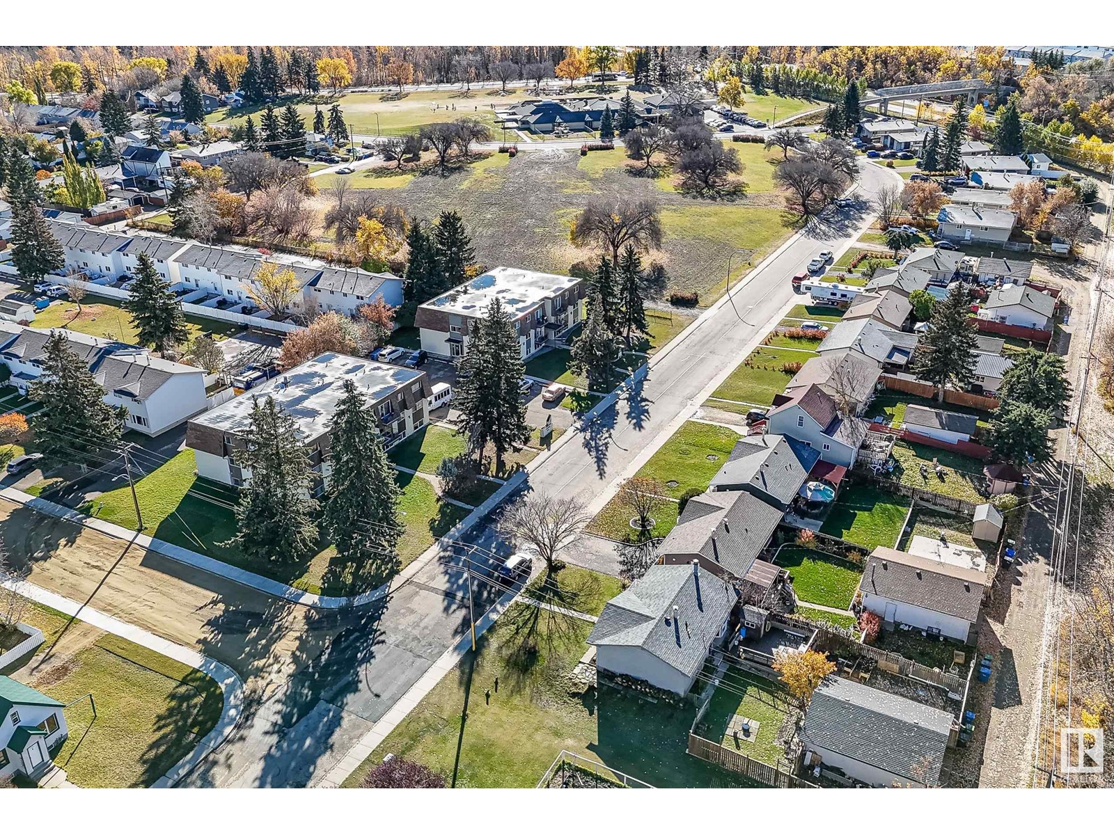 5617 60 Av Property Photo 15