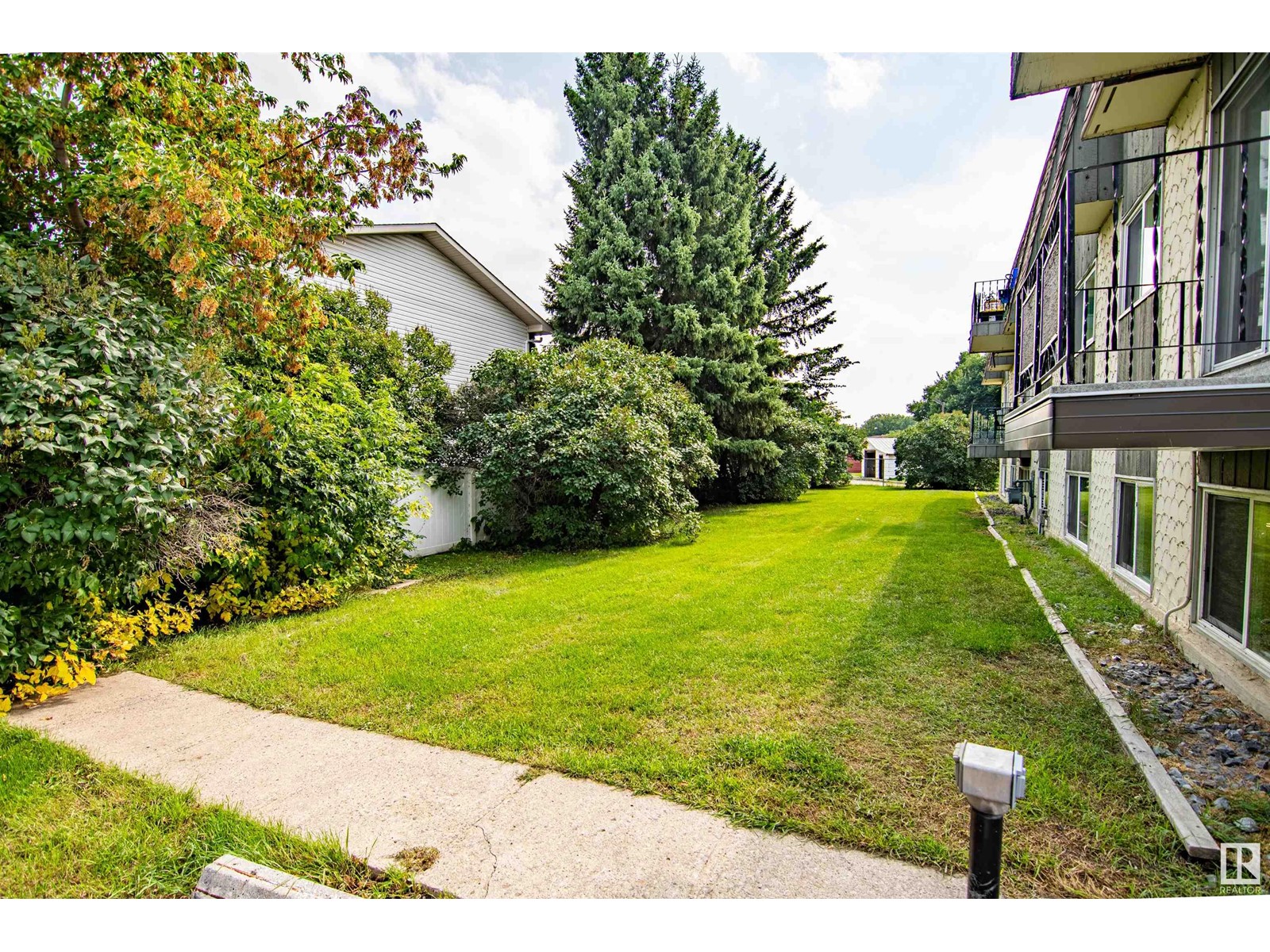 5617 60 Av Property Photo 23