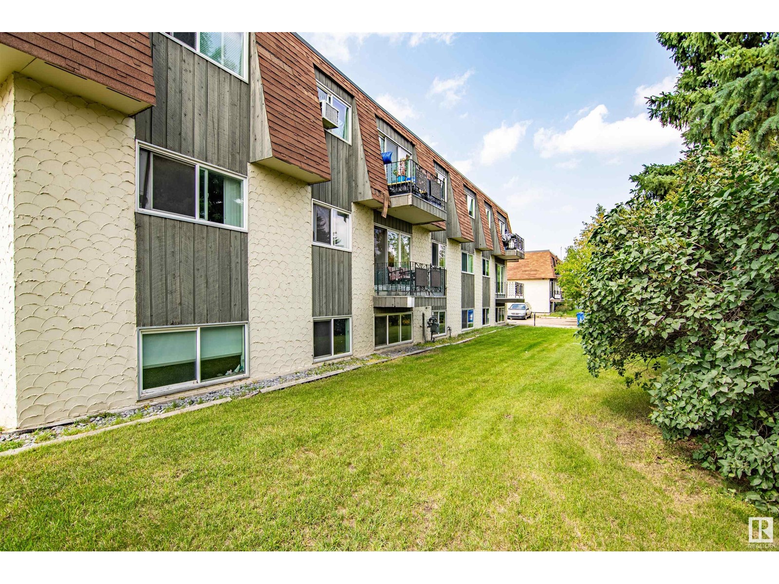 5617 60 Av Property Photo 26