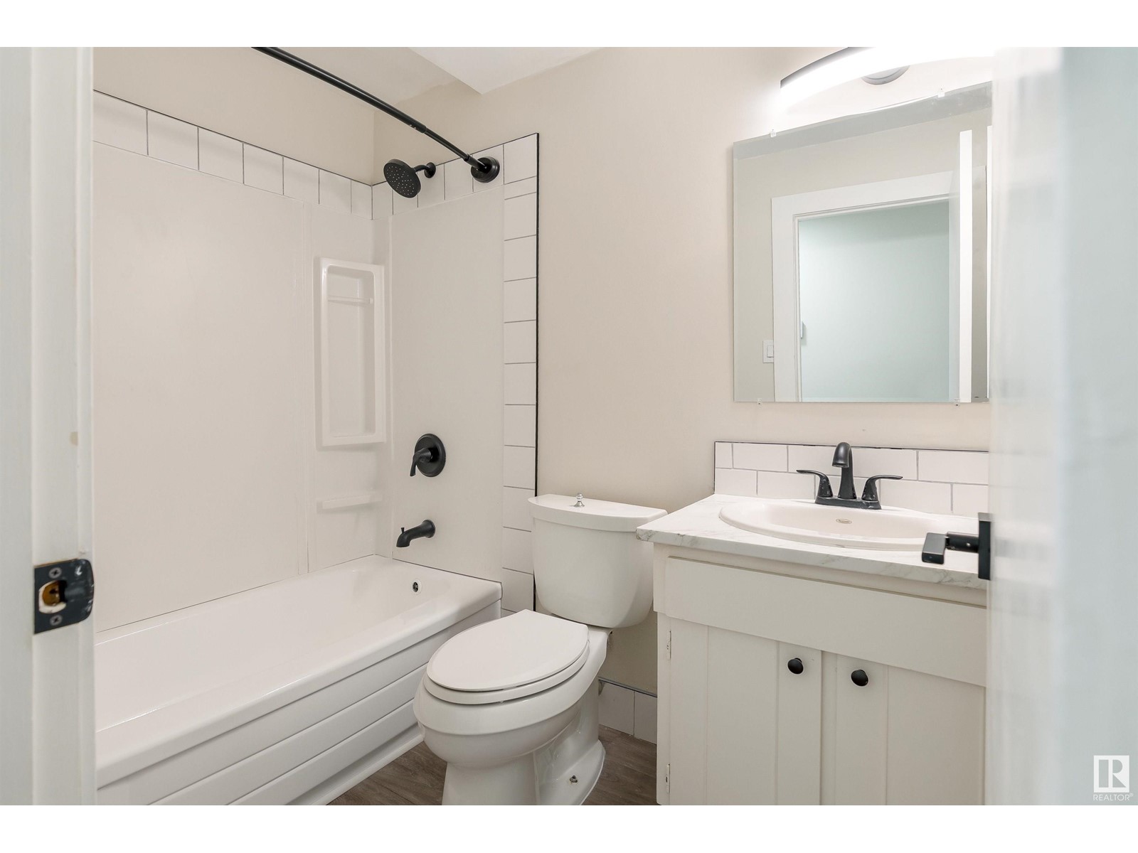 5617 60 Av Property Photo 29