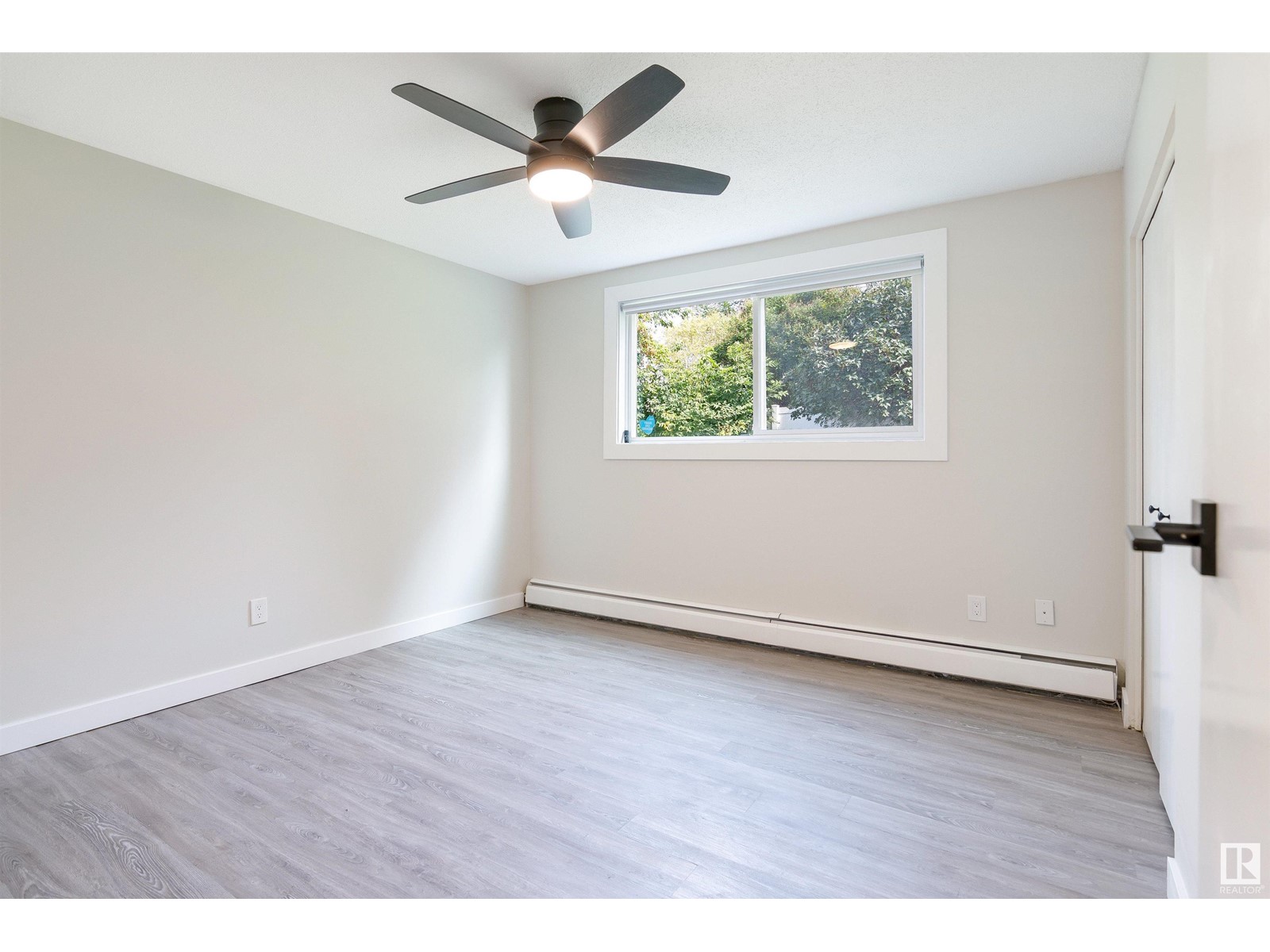 5617 60 Av Property Photo 31
