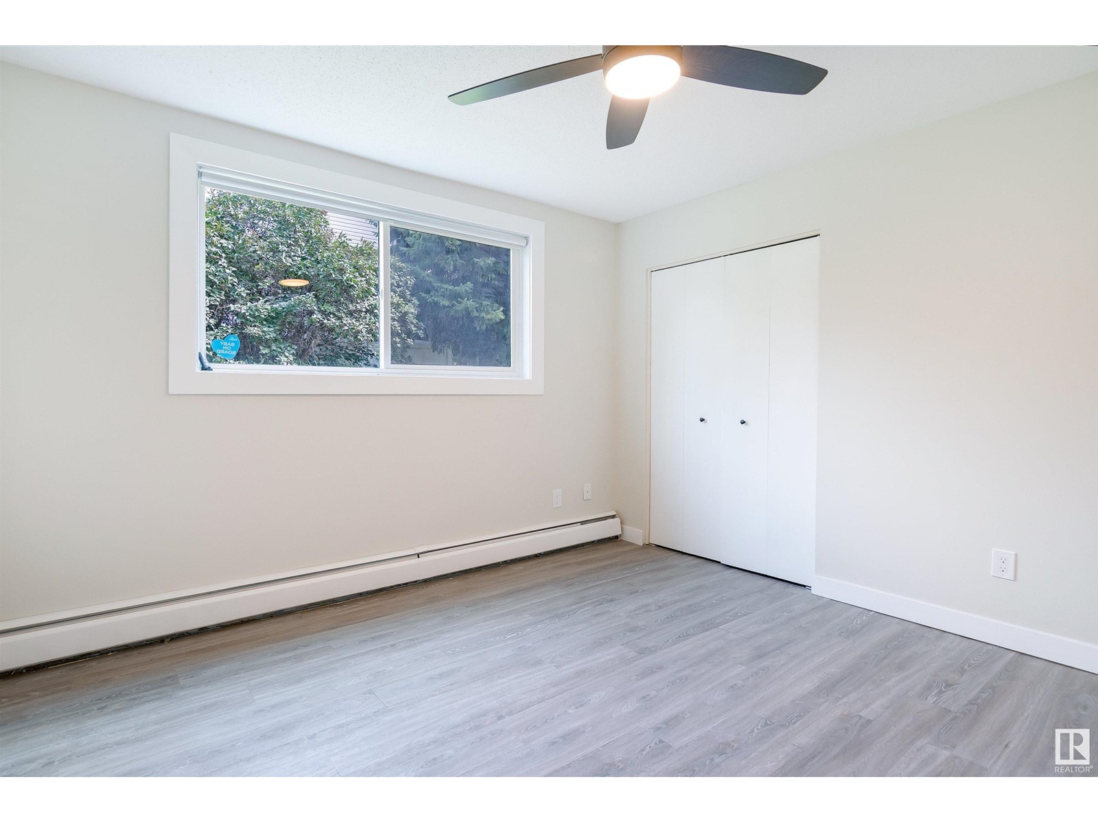 5617 60 Av Property Photo 32