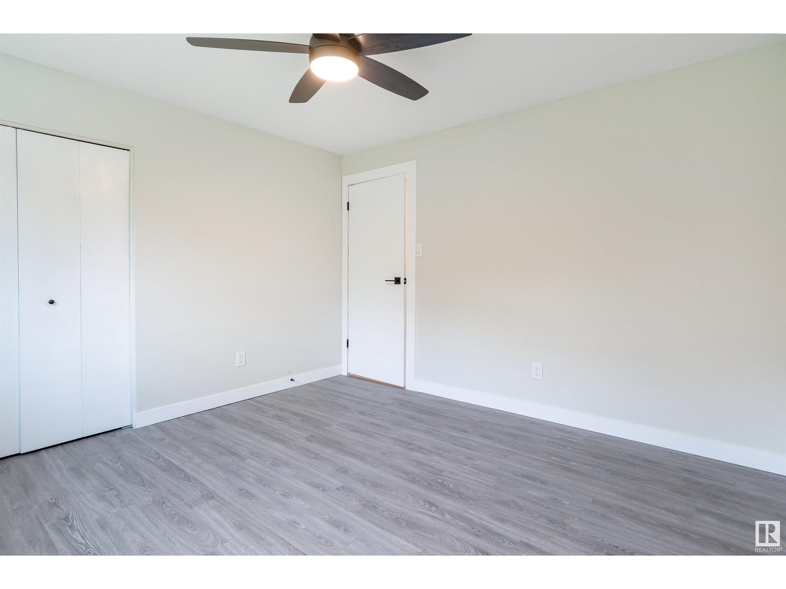 5617 60 Av Property Photo 33