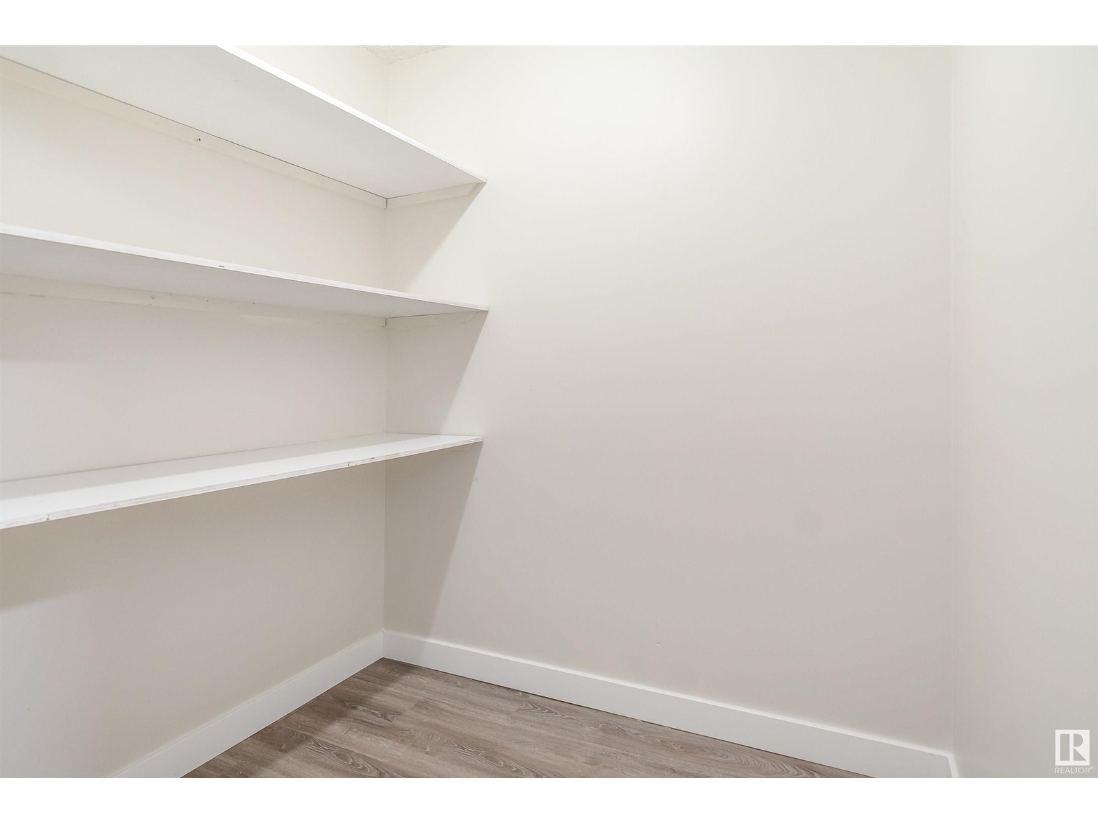 5617 60 Av Property Photo 35