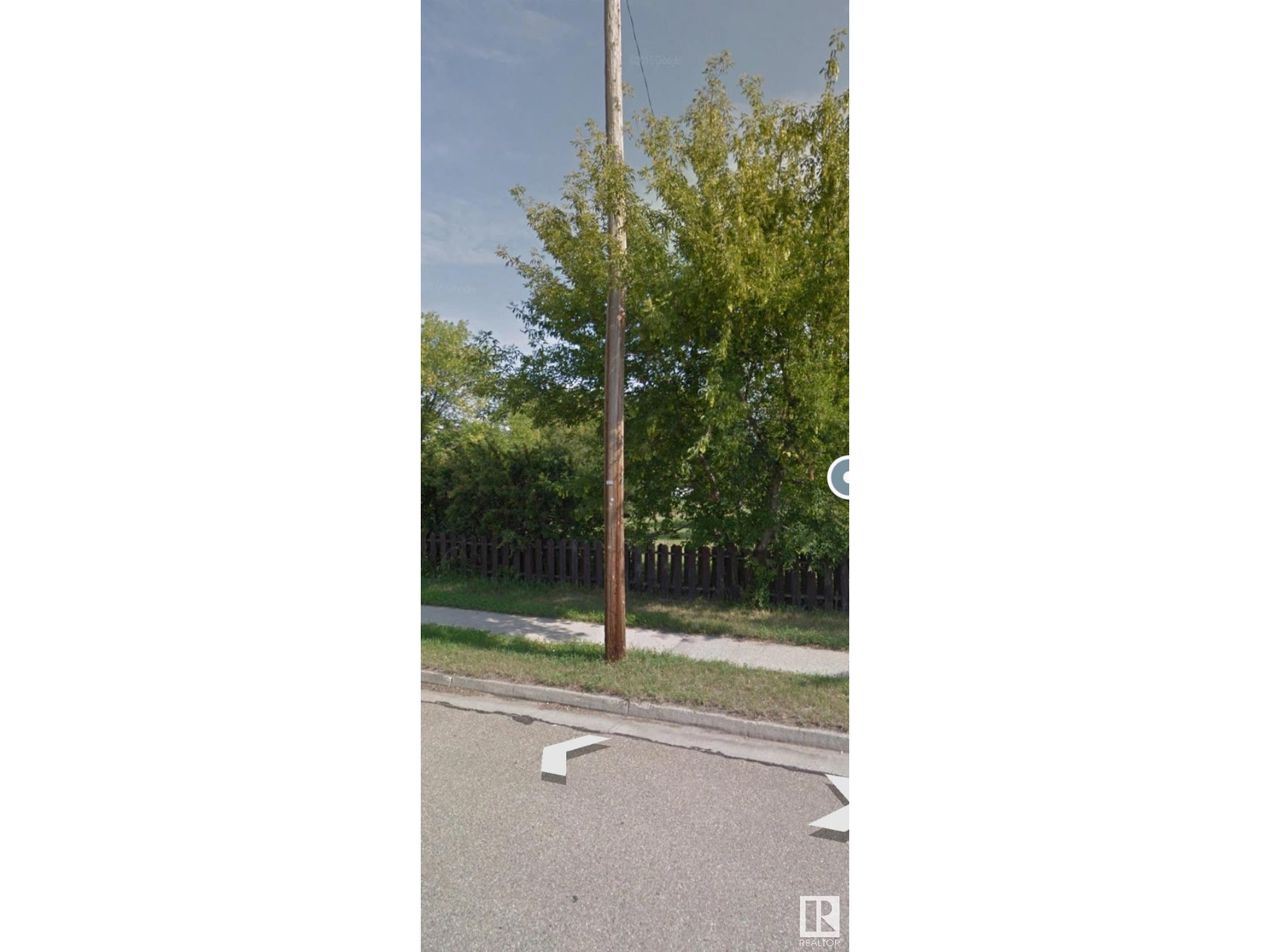 5028 50 Av Property Photo 6