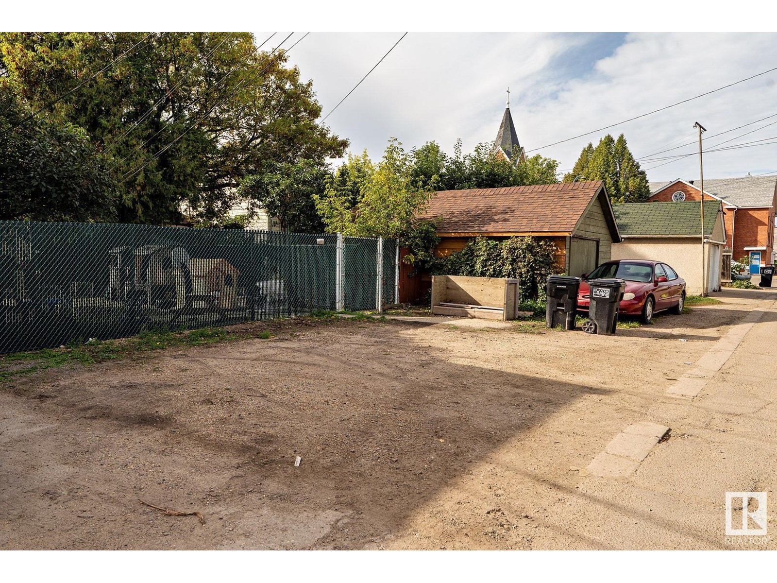 9928 81 Av Nw Property Photo 6
