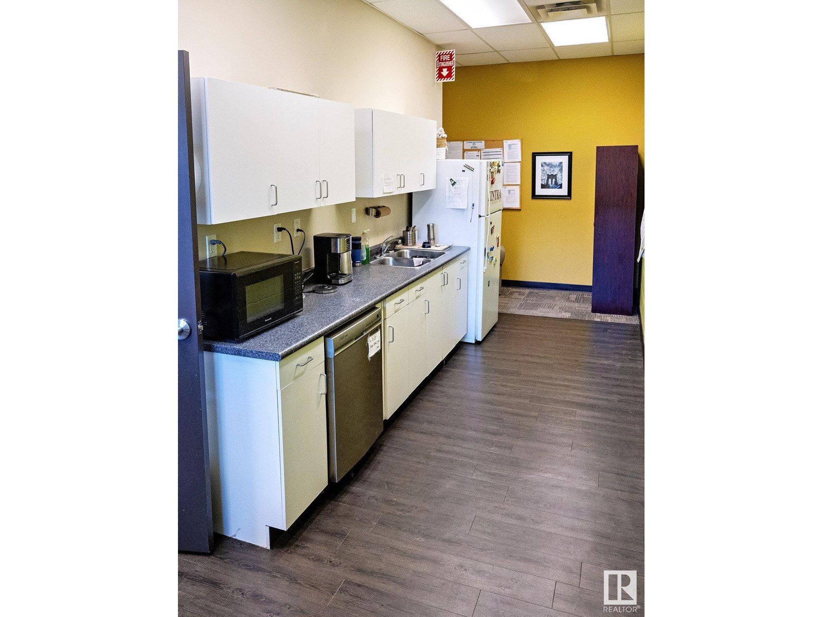9928 81 Av Nw Property Photo 16