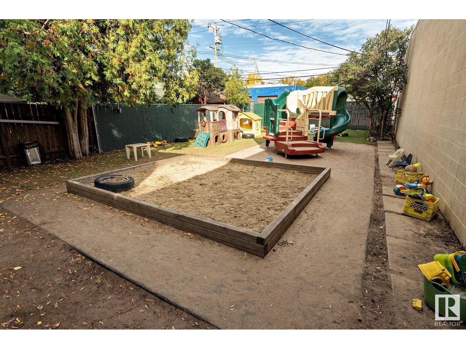 9928 81 Av Nw Property Photo 22