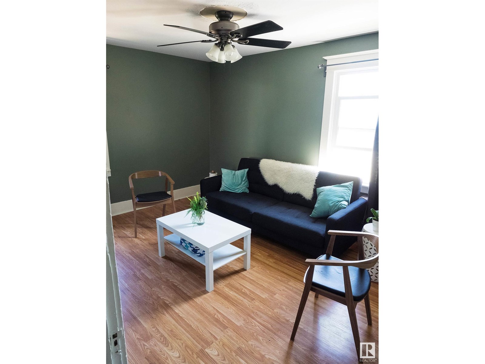 9928 81 Av Nw Property Photo 34