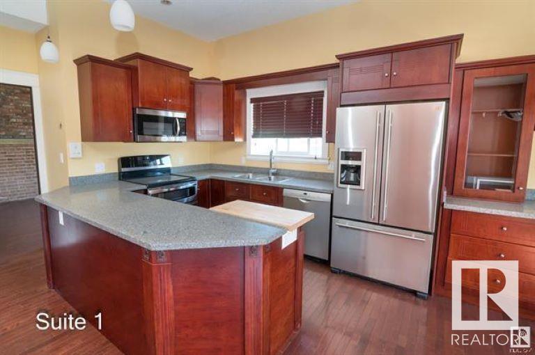 10201 100 Av Property Photo 21