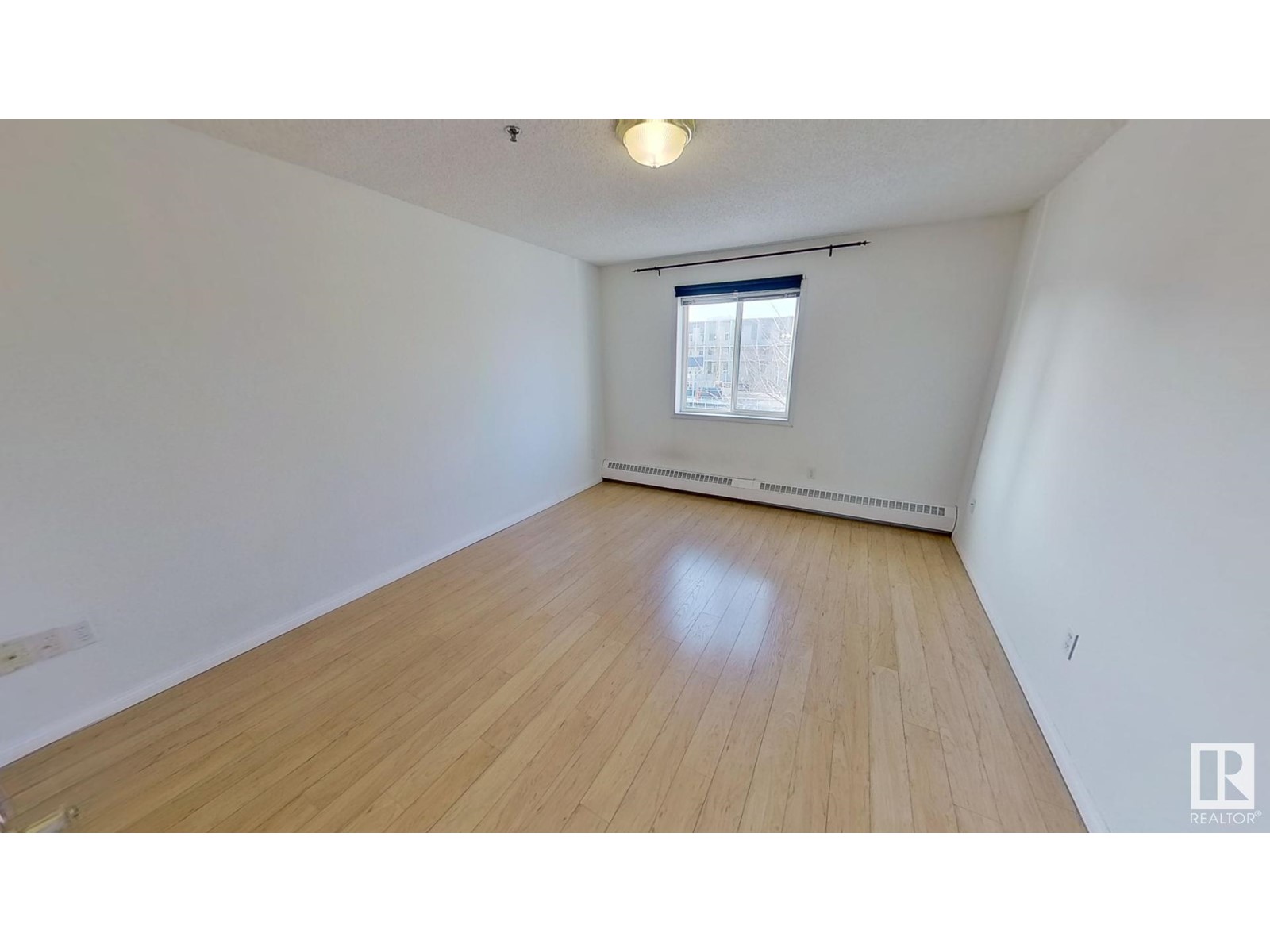 #22 10331 106 St Nw Property Photo 5