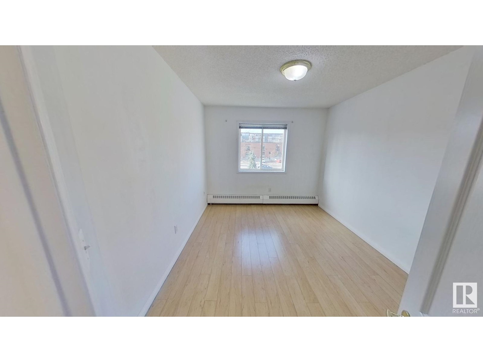 #22 10331 106 St Nw Property Photo 8