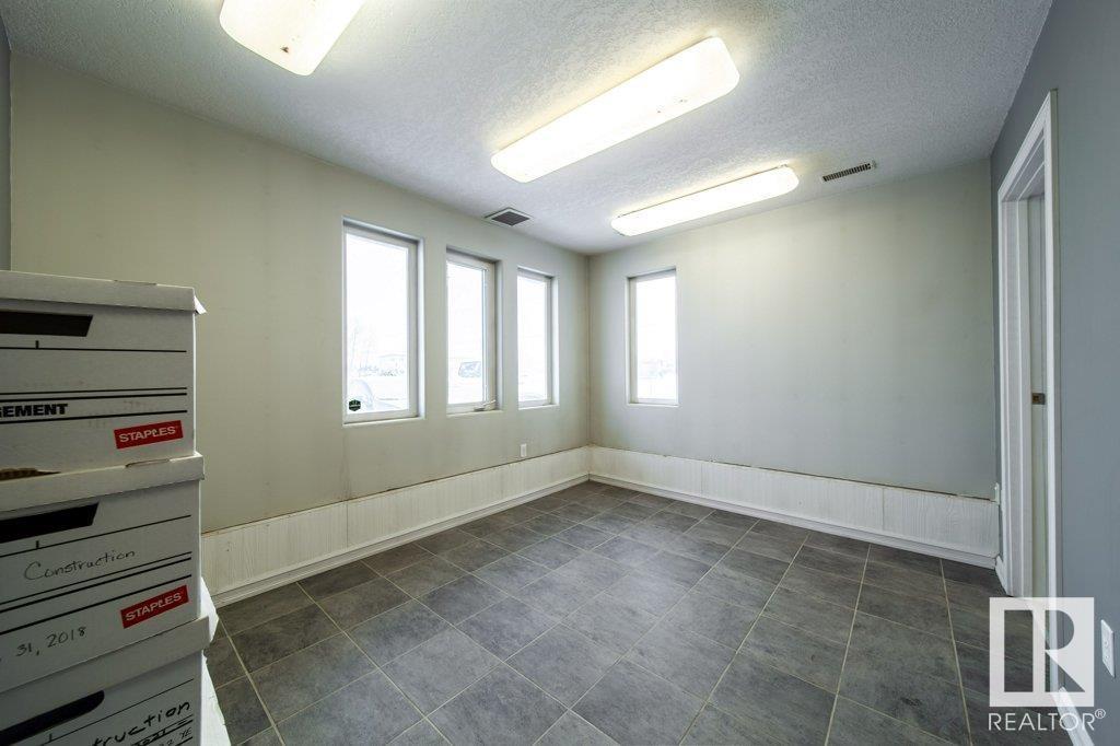 22904 110 Av Nw Property Photo 6