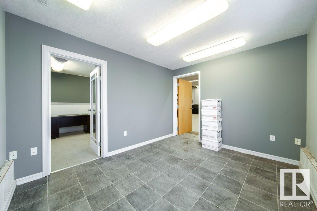 22904 110 Av Nw Property Photo 8