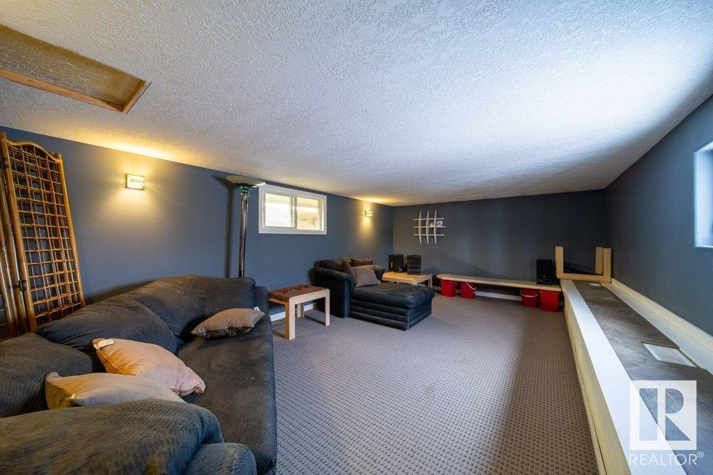 22904 110 Av Nw Property Photo 16