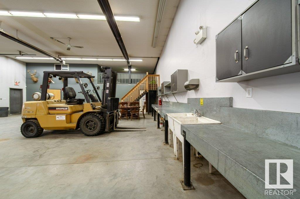 22904 110 Av Nw Property Photo 21