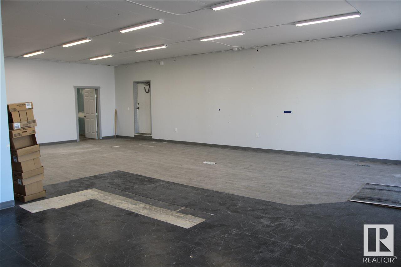 #119 226 Mcleod Av Property Photo 2