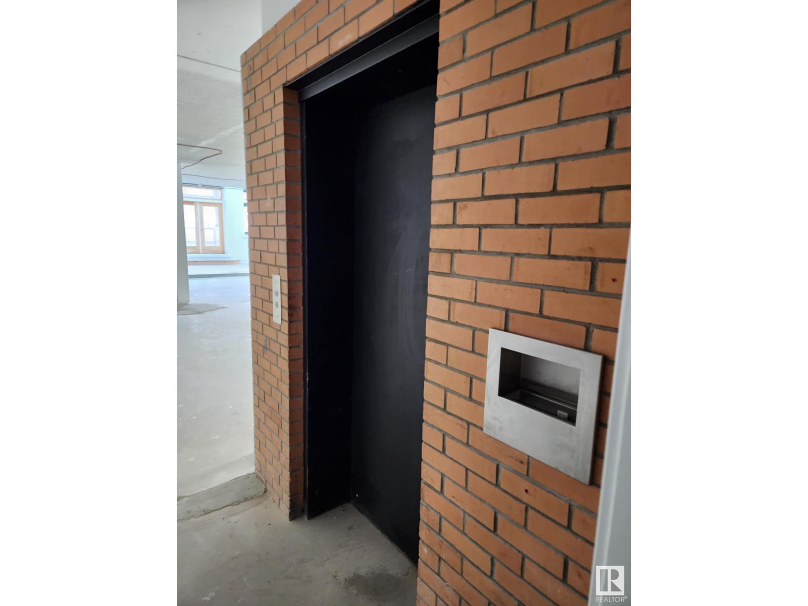 #200 10324 82 Av Nw Property Photo 3