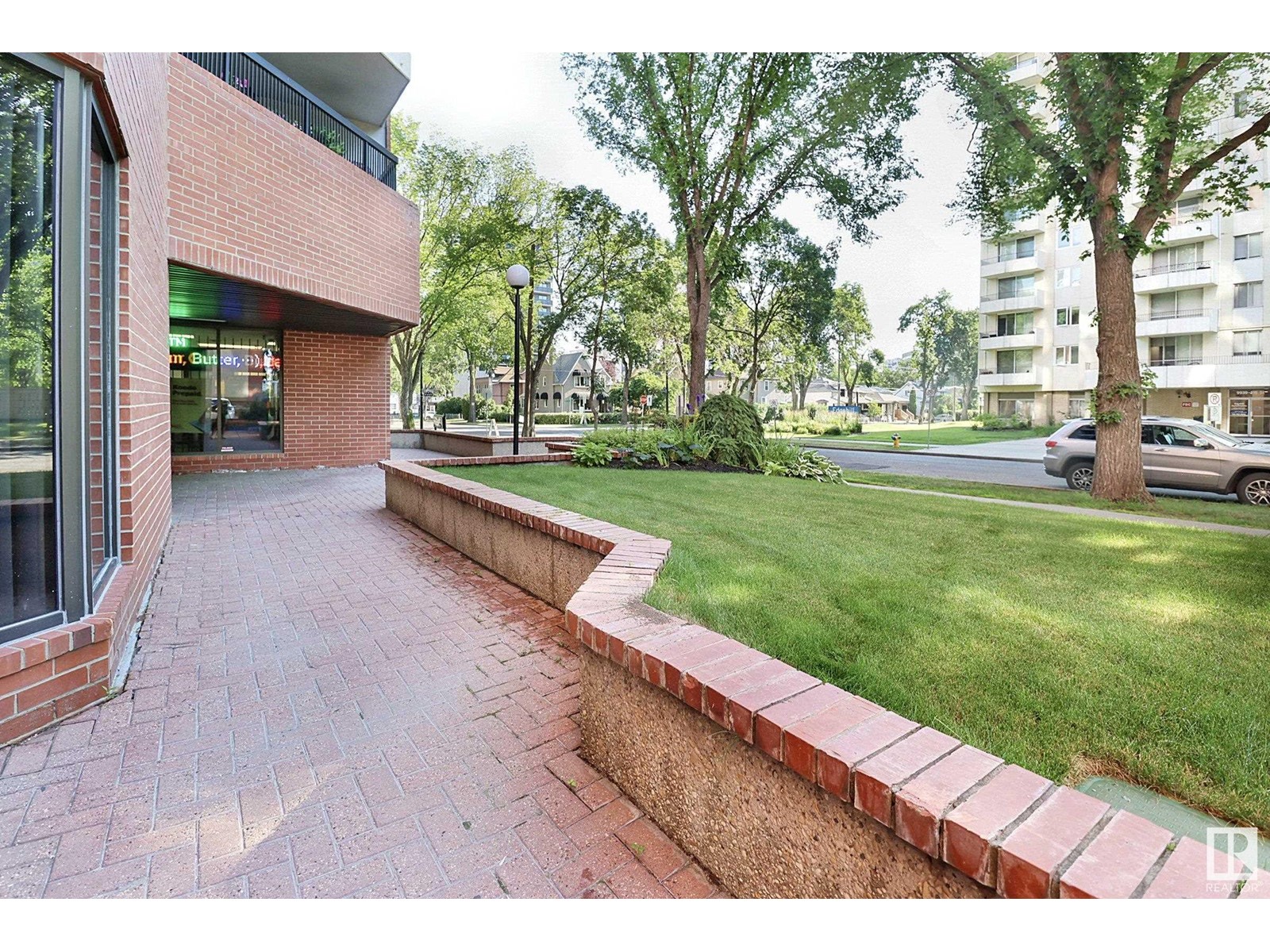 #001 11503 100 Av Nw Property Photo 8
