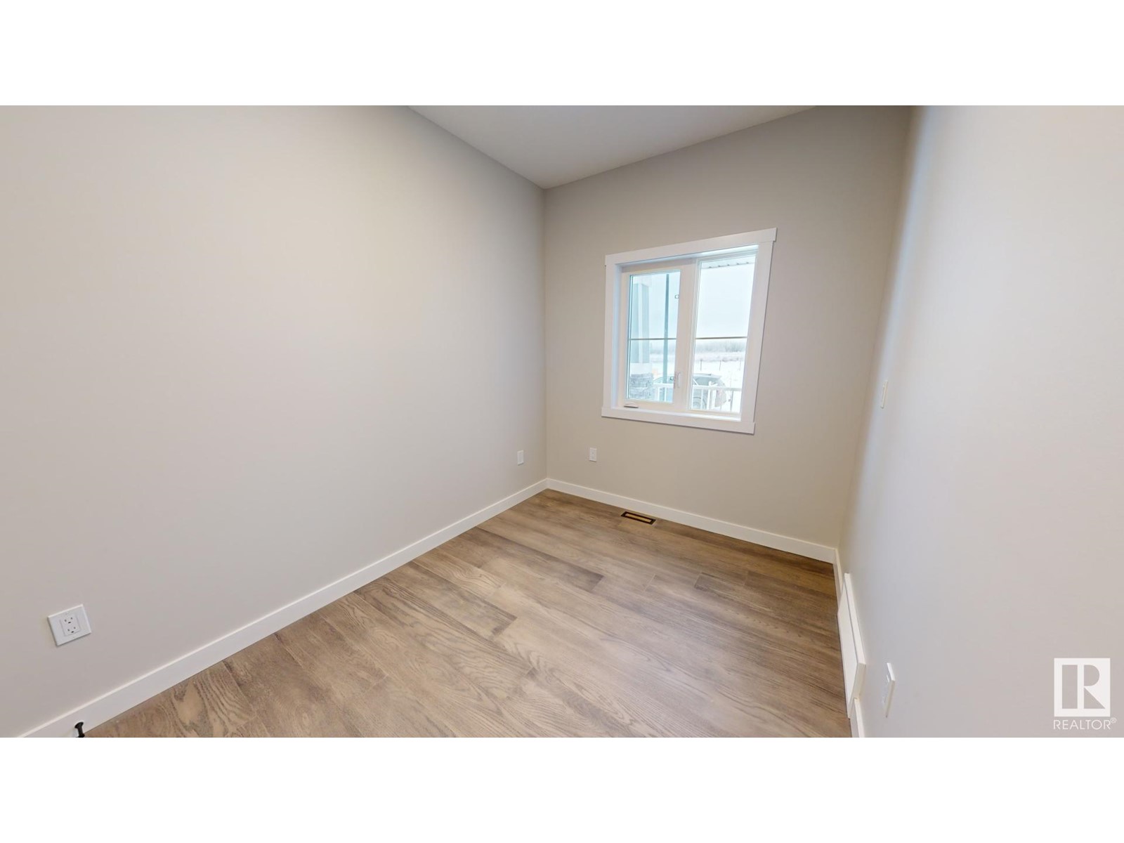 4220 41b Av Property Photo 6