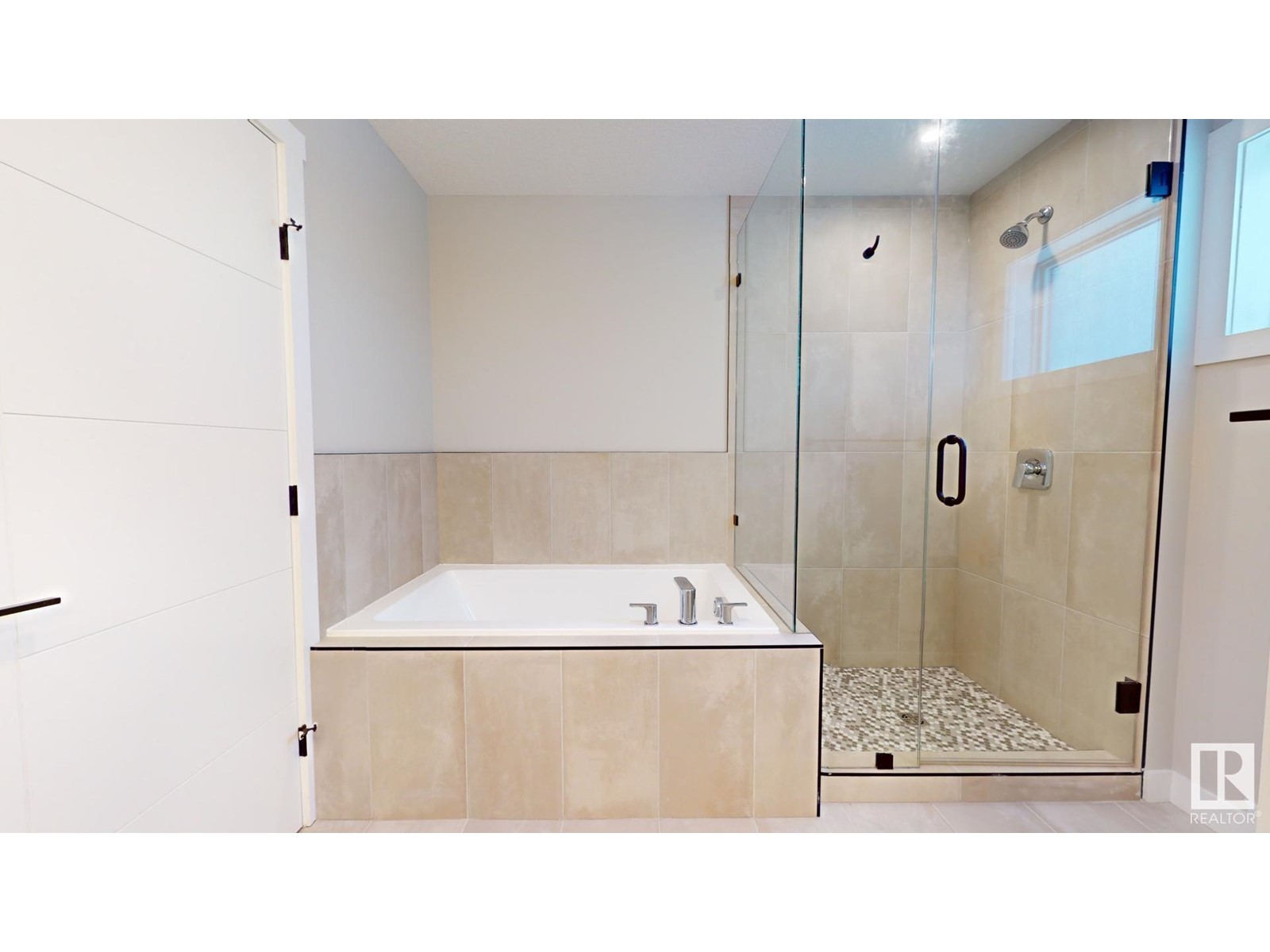 4220 41b Av Property Photo 29