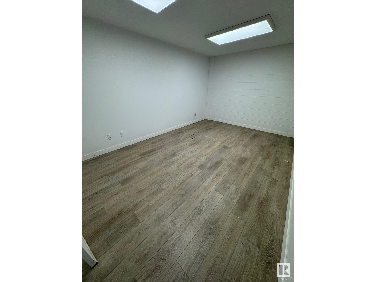 #203 10550 115 St Nw Property Photo 5